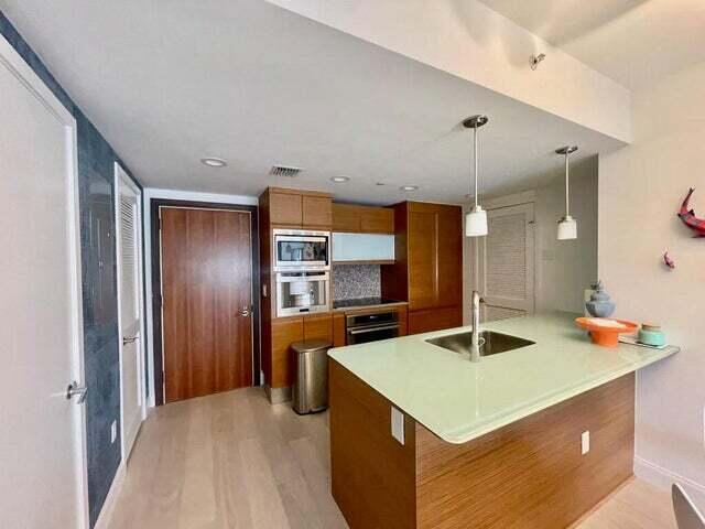 Foto de propiedad en 5875 COLLINS Avenue 1606, Miami Beach, FL 33140 Miami Beach con MLS# 
