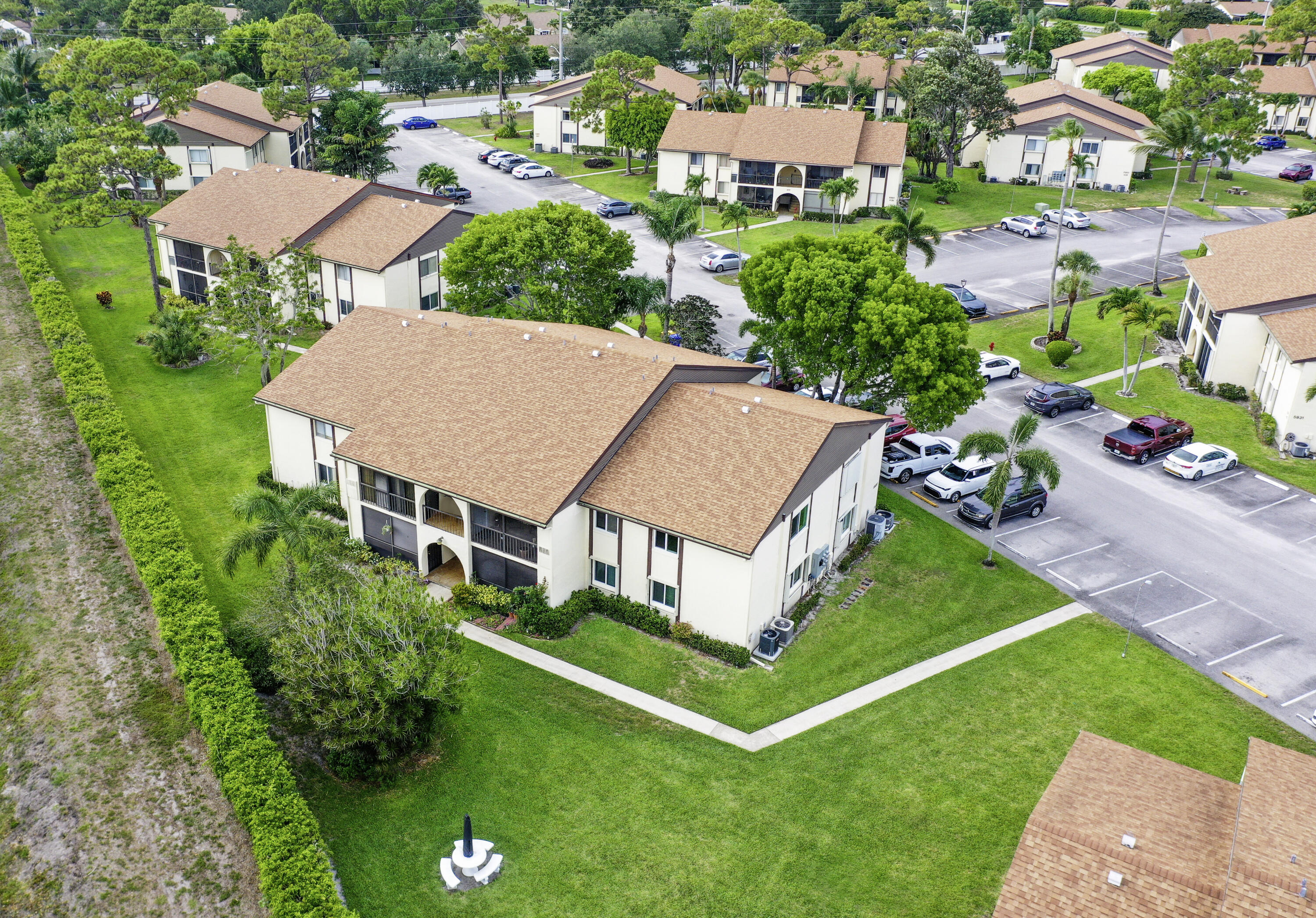 Foto de propiedad en 5930 Whispering Pine Way C-2, Greenacres, FL 33463 Greenacres con MLS# 