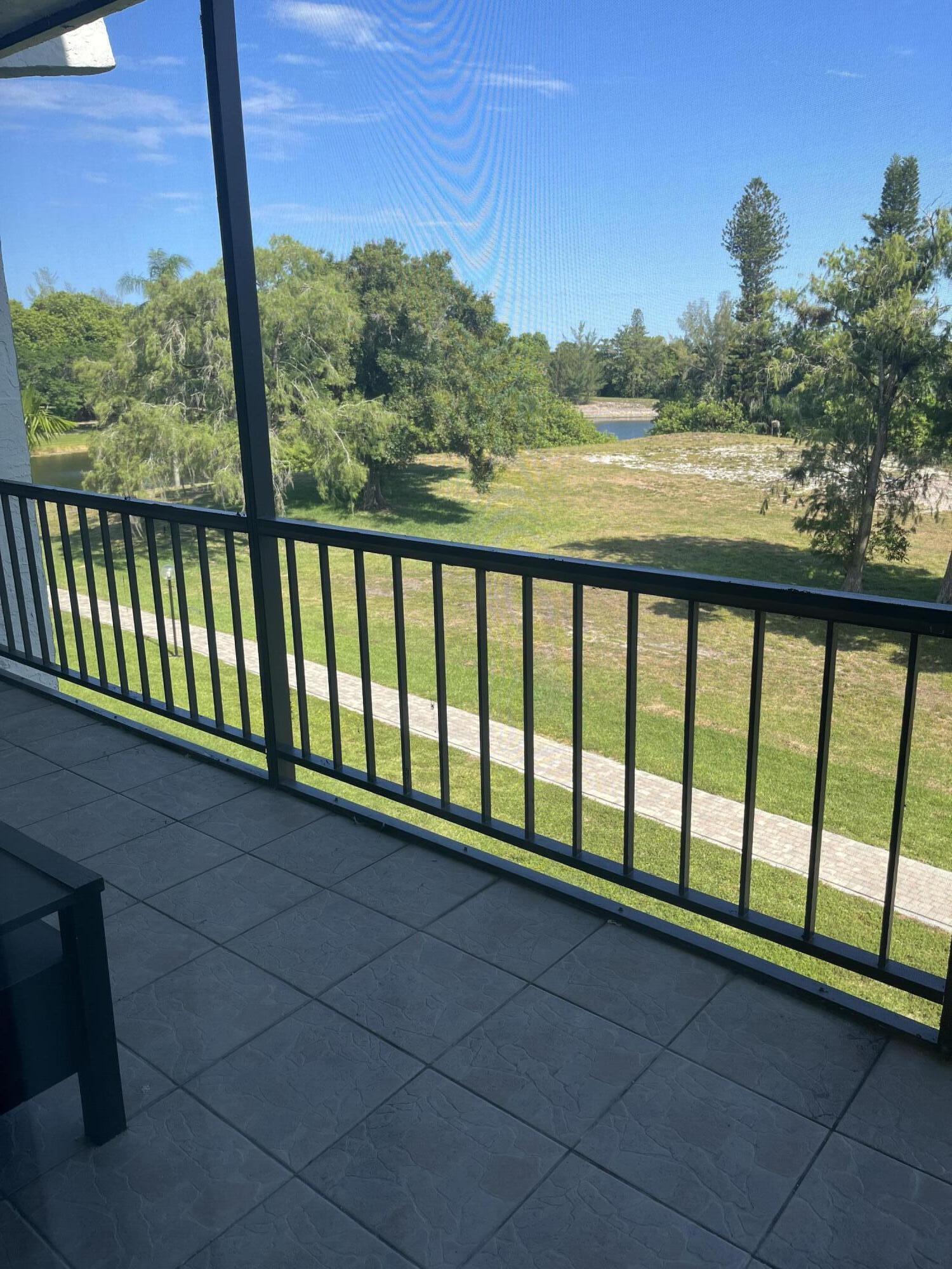 Foto de propiedad en 6020 NW 44TH Street 308, Lauderhill, FL 33319 Lauderhill con MLS# 