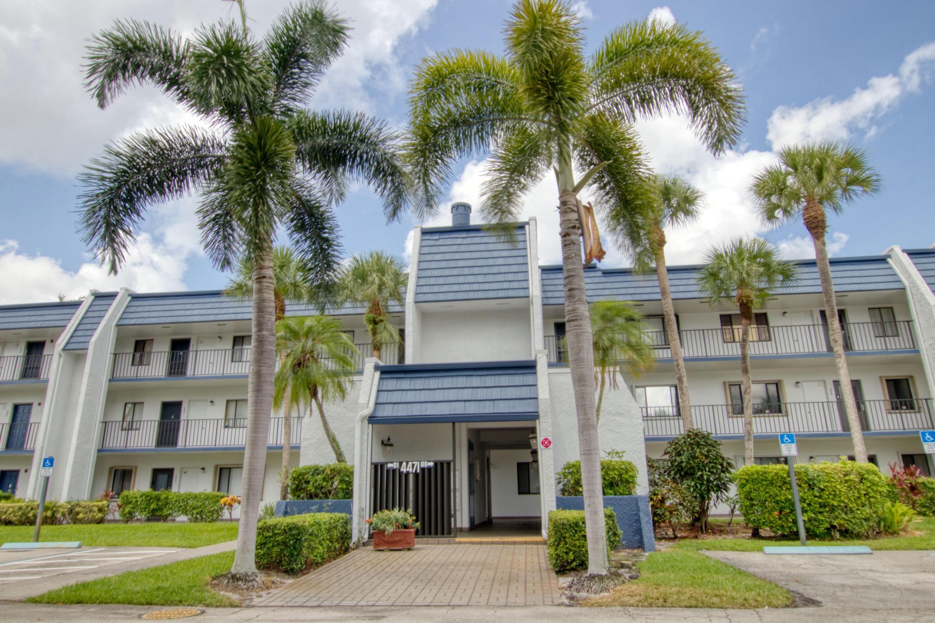 Foto de propiedad en 4471 Luxemburg Court 206, Lake Worth, FL 33467 Lake Worth con MLS# 