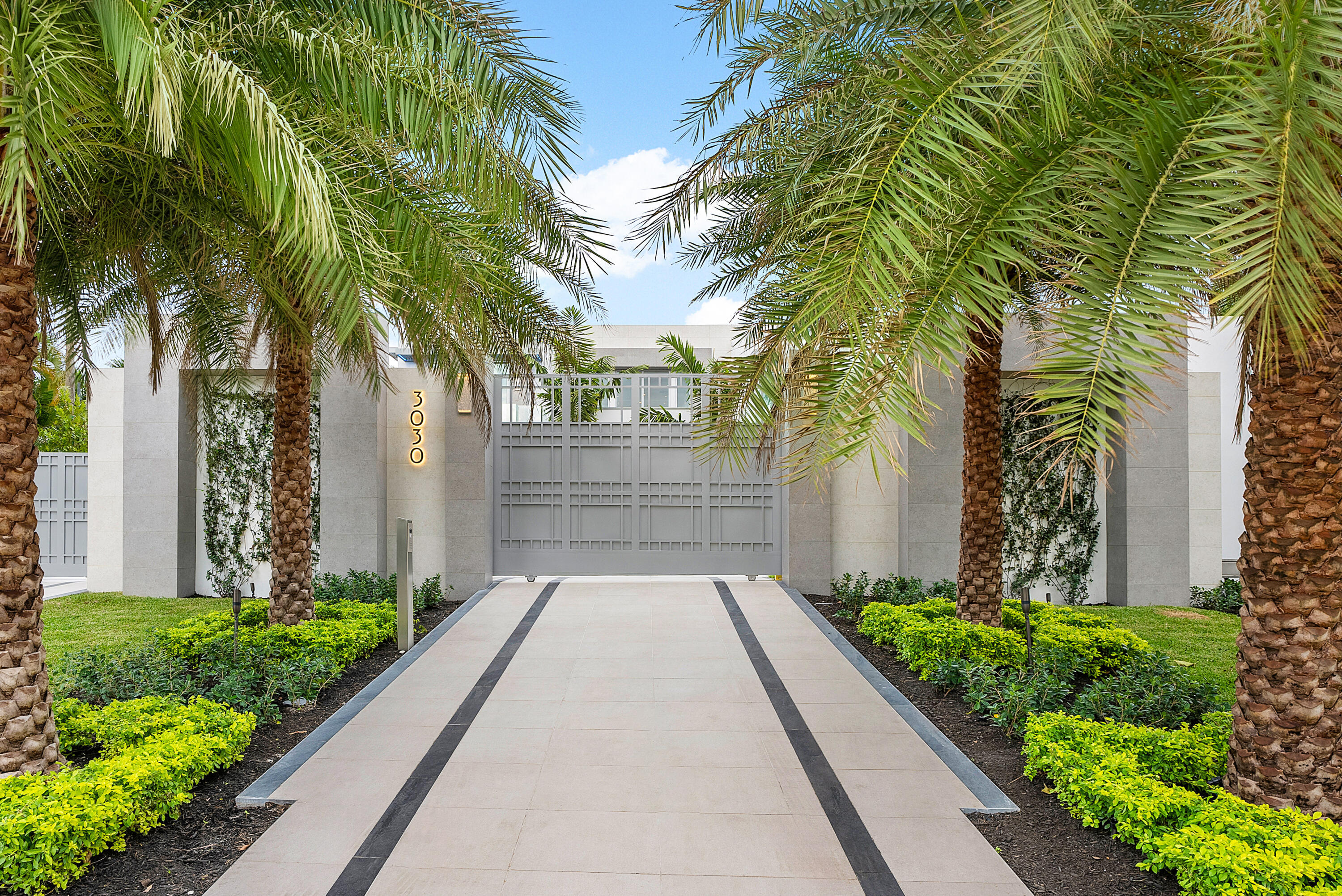 Foto de propiedad en 3030 WASHINGTON Road, West Palm Beach, FL 33405 West Palm Beach con MLS# 