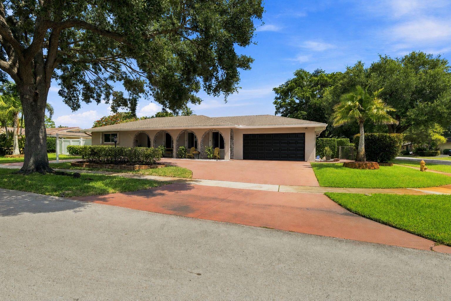 Foto de propiedad en 7381 SW 9TH Street, Plantation, FL 33317 Plantation con MLS# 