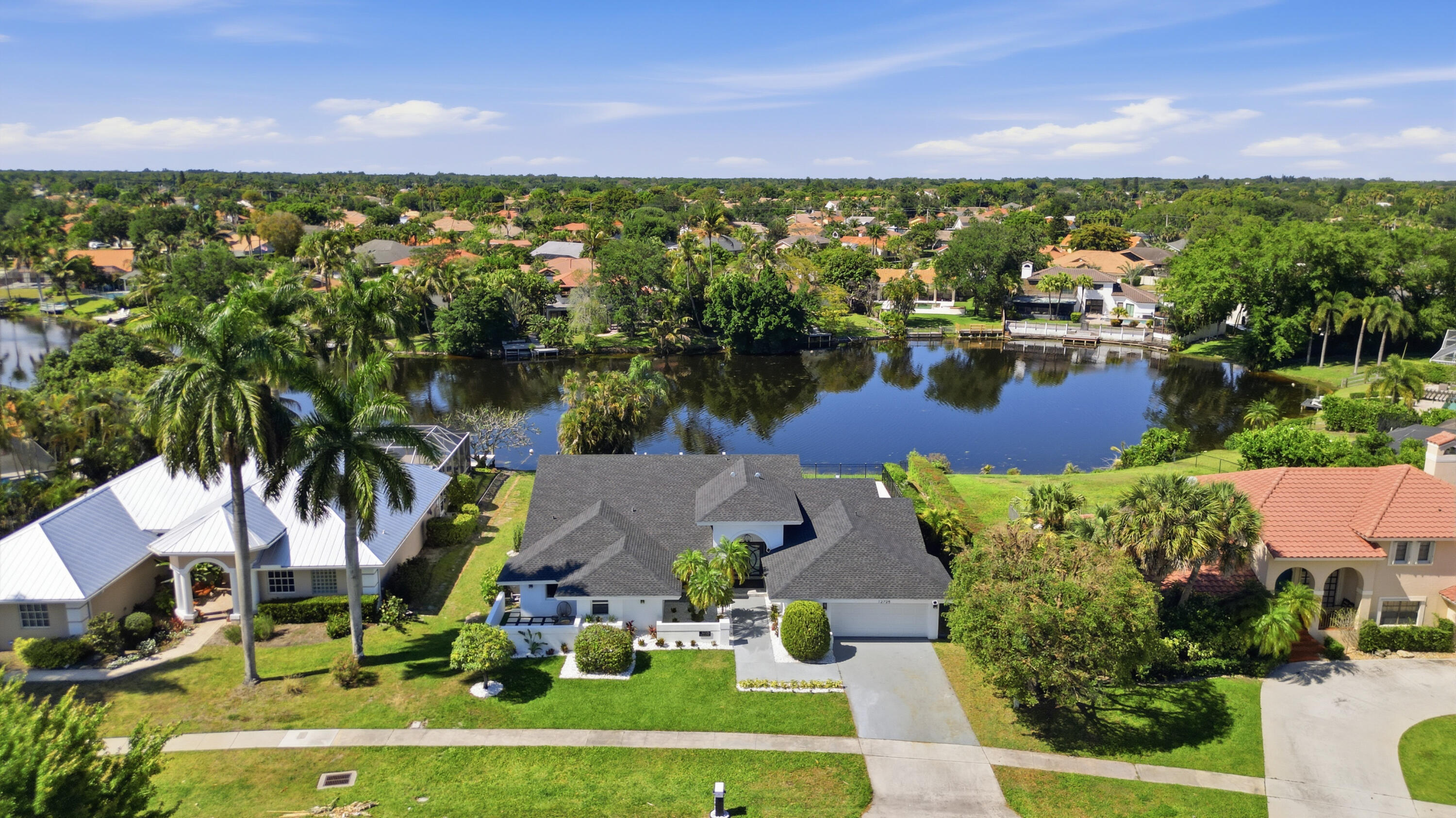 Foto de propiedad en 12725 KINGSWAY Road, Wellington, FL 33414 Wellington con MLS# 