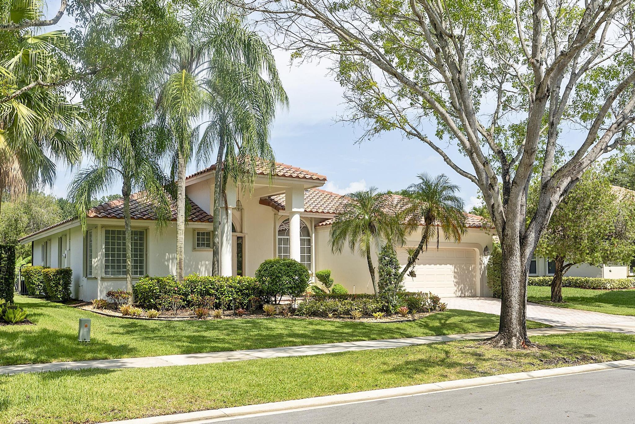 Foto de propiedad en 875 Bayside Lane, Weston, FL 33326 Weston con MLS# 