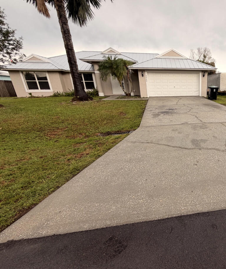 Foto de propiedad en 3449 SW ENGLEWOOD Street, Port St. Lucie, FL 34953 Port St. Lucie con MLS# 
