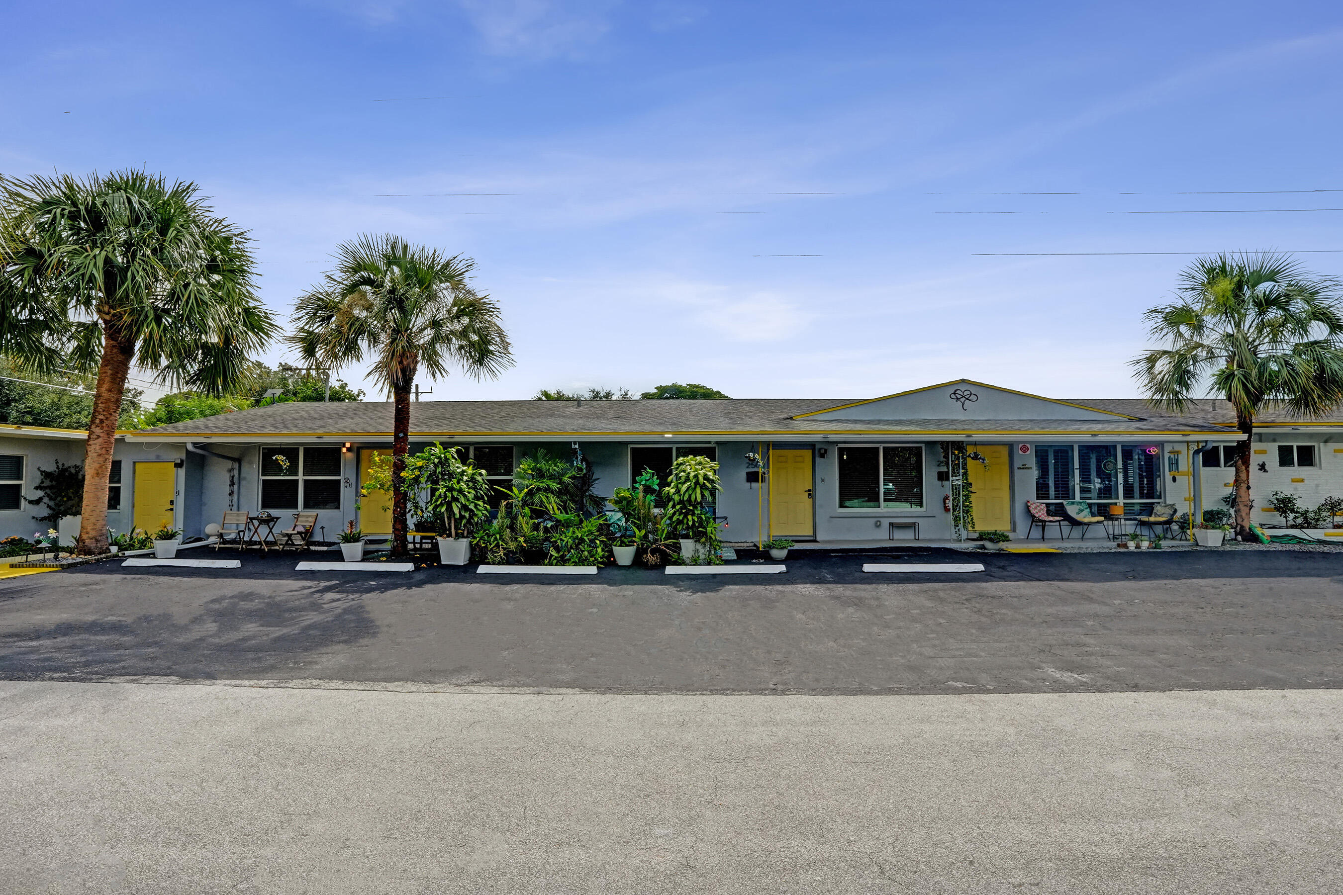 Foto de propiedad en 2500 NW 3RD Avenue 1-4, Wilton Manors, FL 33311 Wilton Manors con MLS# 