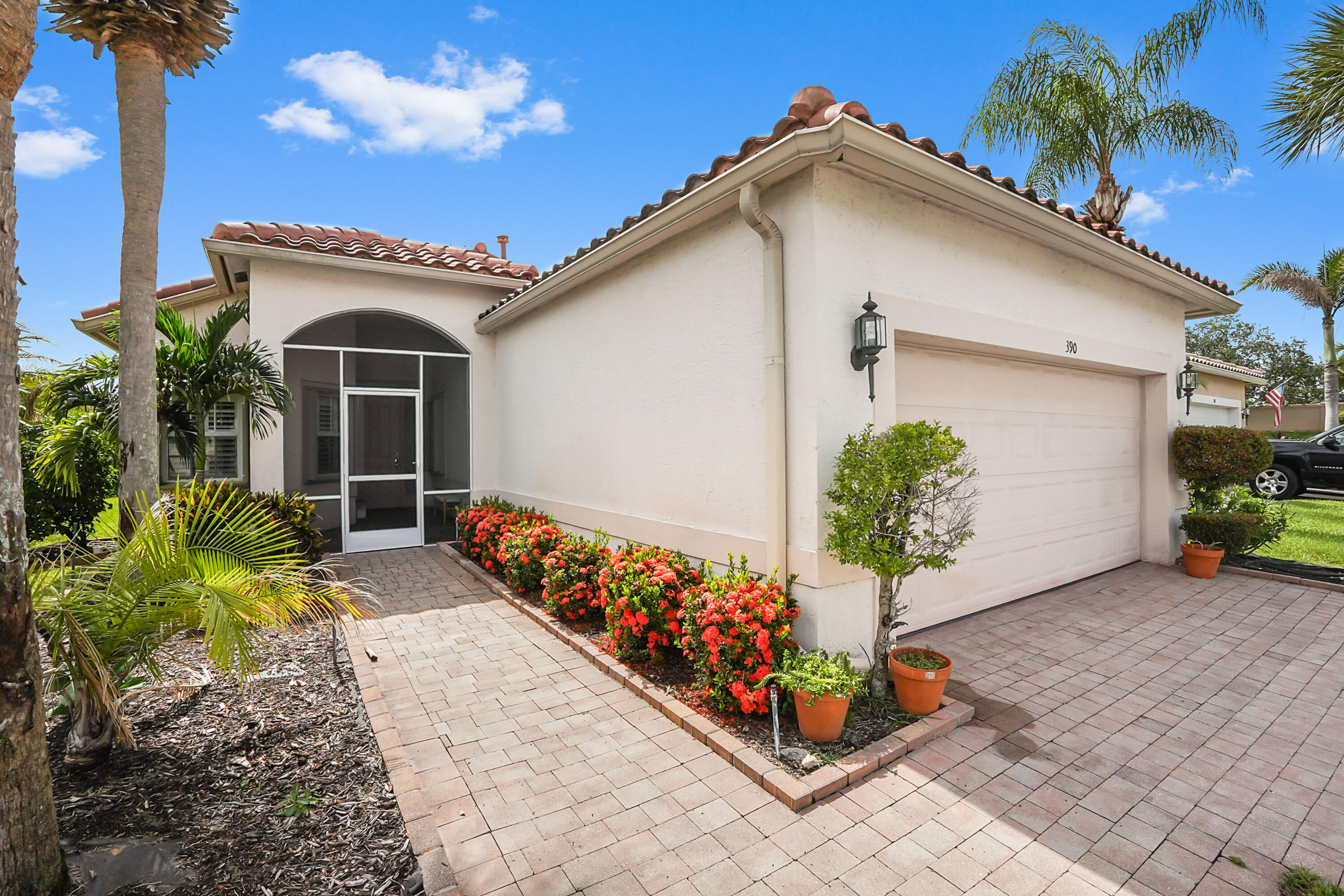 Foto de propiedad en 390 NW Breezy Point Loop, Port St. Lucie, FL 34986 Port St. Lucie con MLS# 