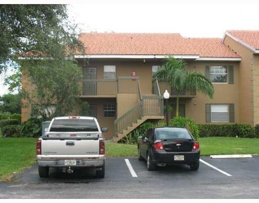 Foto de propiedad en 729 NW 103RD Terrace 201, Pembroke Pines, FL 33026 Pembroke Pines con MLS# 