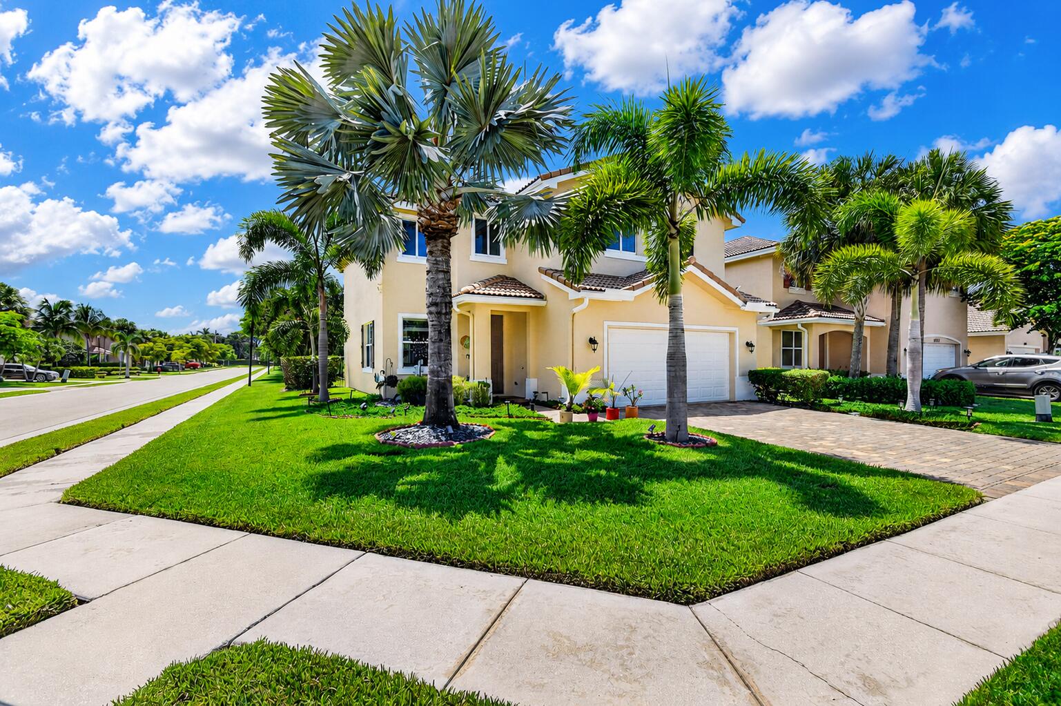 Foto de propiedad en 5652 Caranday Palm Drive, Greenacres, FL 33463 Greenacres con MLS# 