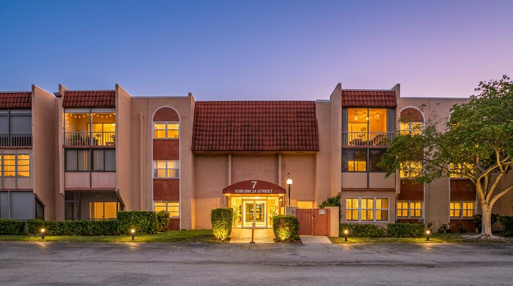 En Venta 8280 SW 24TH Street 7210, North Lauderdale, FL 33068, North Lauderdale, FL 33068