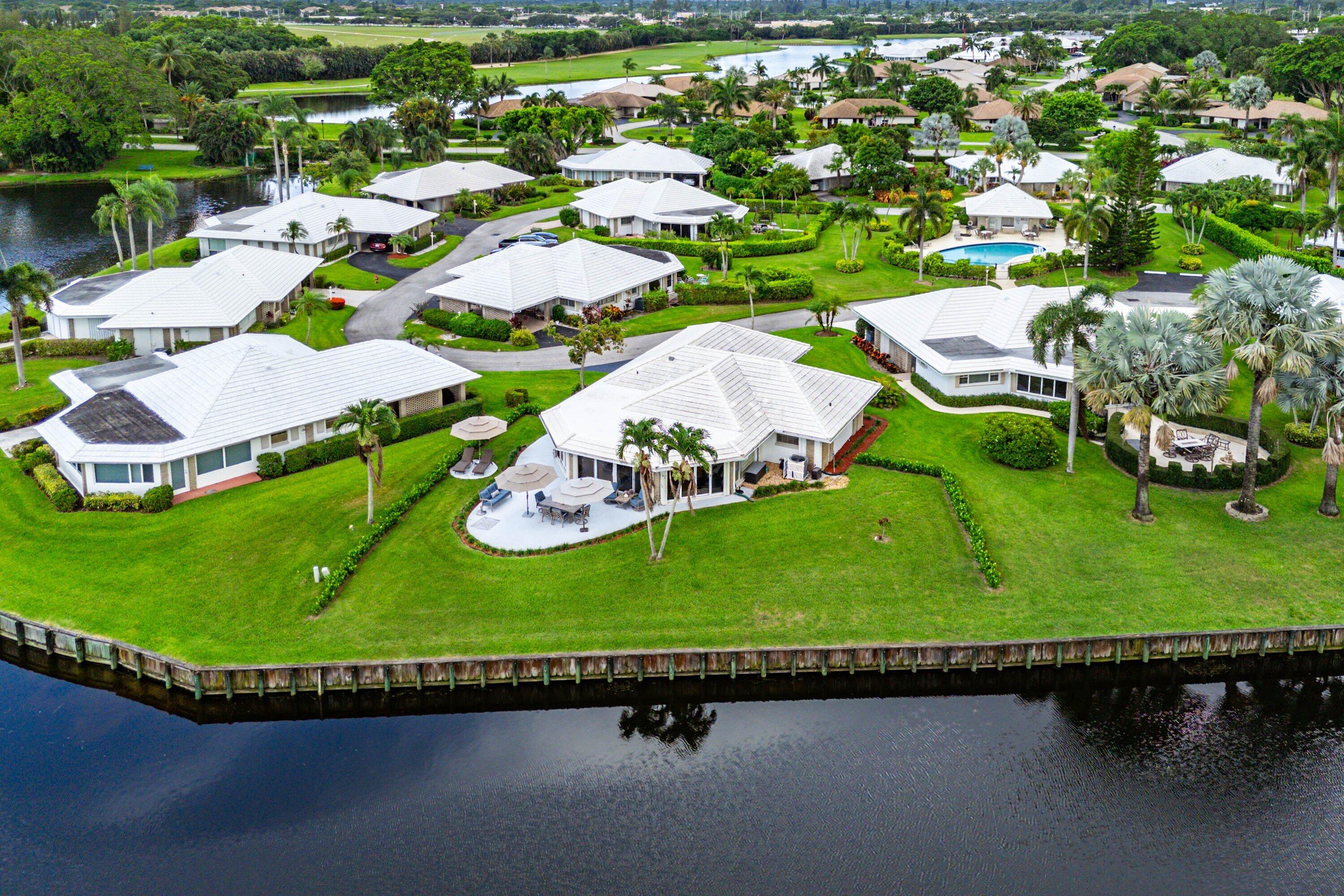Foto de propiedad en 362 Yorktowne Circle, Atlantis, FL 33462 Atlantis con MLS# 