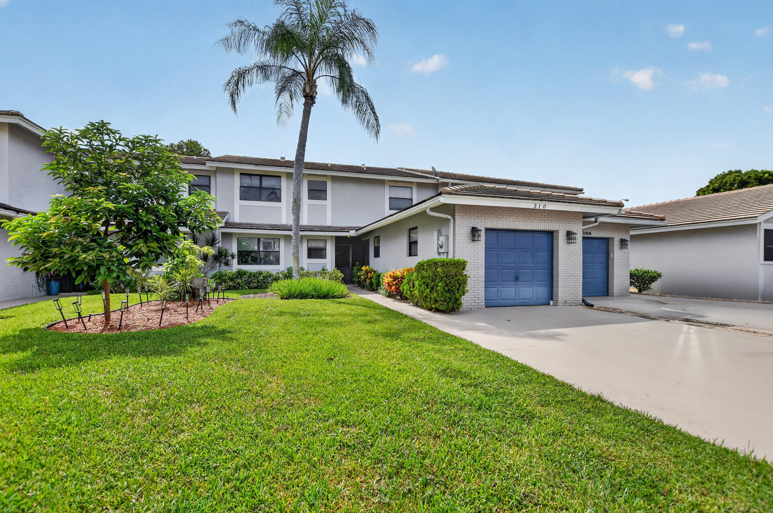 Foto de propiedad en 310 Deer Creek Lakeside Way, Deerfield Beach, FL 33442 Deerfield Beach con MLS# 