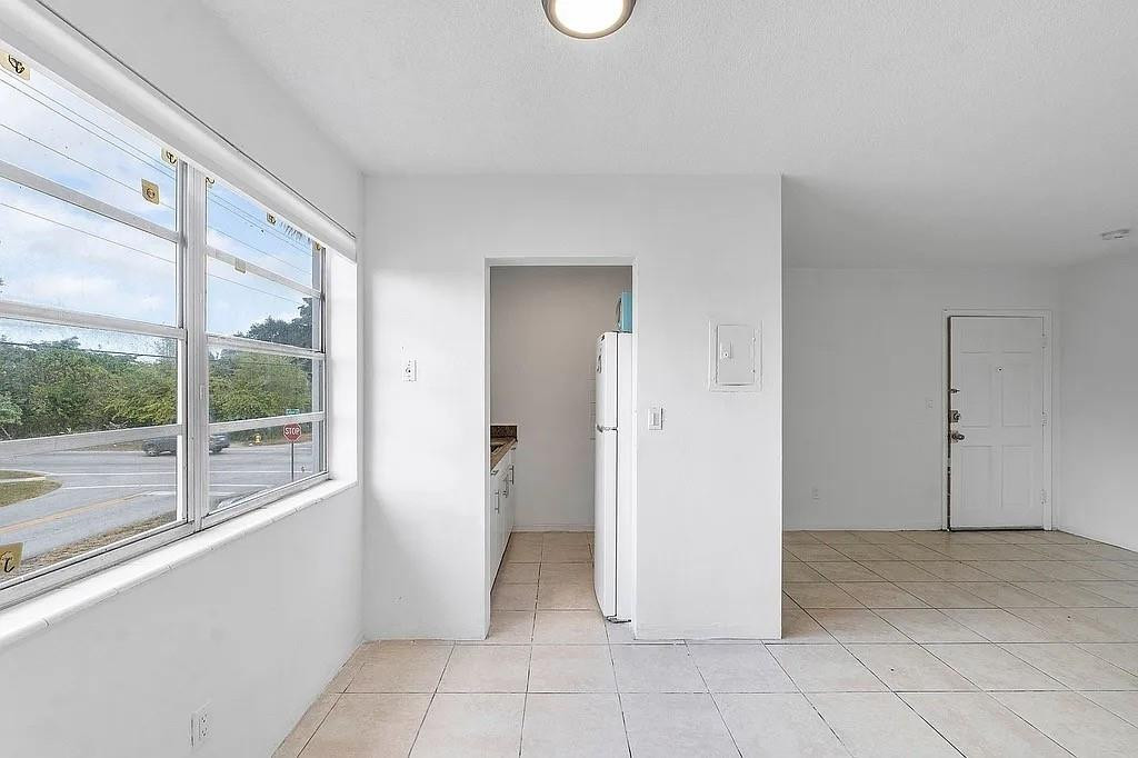 En Renta 14950 N Miami Avenue 6, Miami, FL 33168, Miami, FL 33168