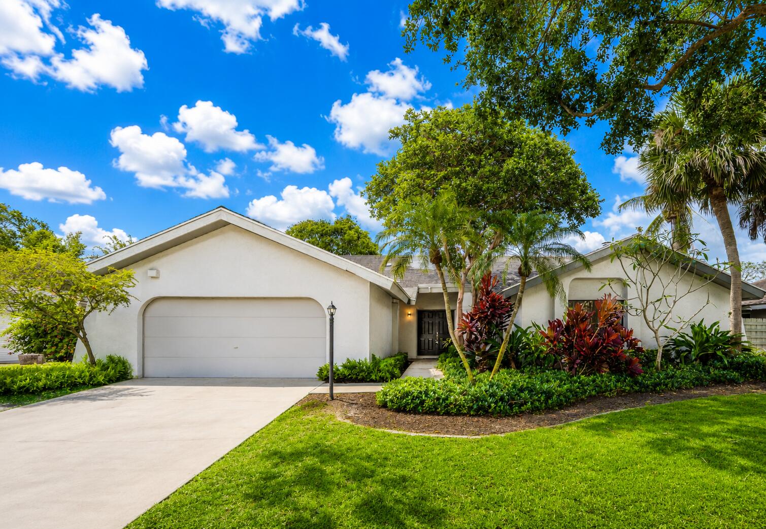 Foto de propiedad en 3048 NW 27th Terrace, Boca Raton, FL 33434 Boca Raton con MLS# 