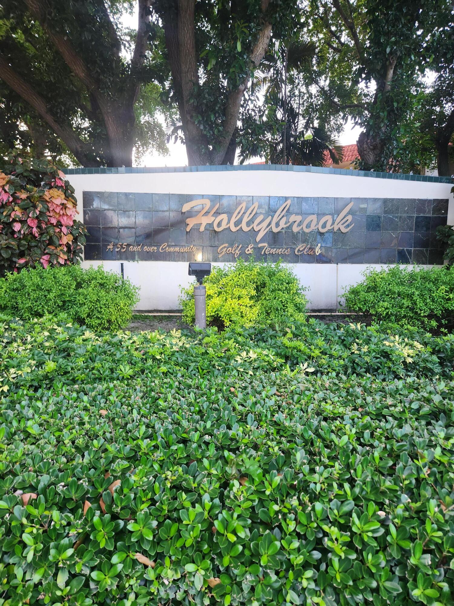 Foto de propiedad en 811 S Hollybrook Drive S 206, Pembroke Pines, FL 33025 Pembroke Pines con MLS# 