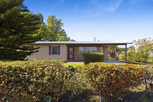 Foto de propiedad en 110 SW 12TH Avenue, South Bay, FL 33493 South Bay con MLS# 