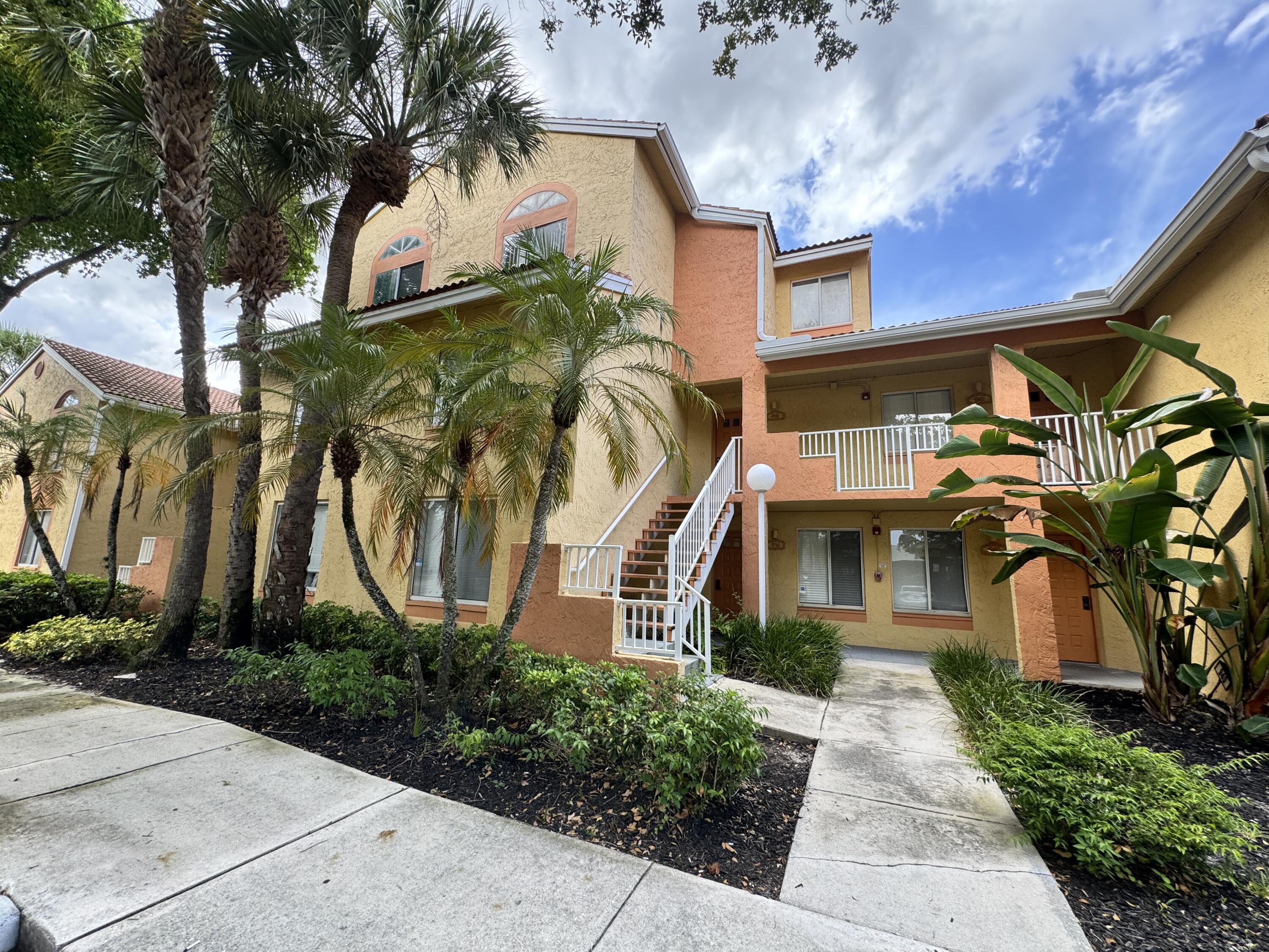 Foto de propiedad en 938 Coral Club Drive 938, Coral Springs, FL 33071 Coral Springs con MLS# 