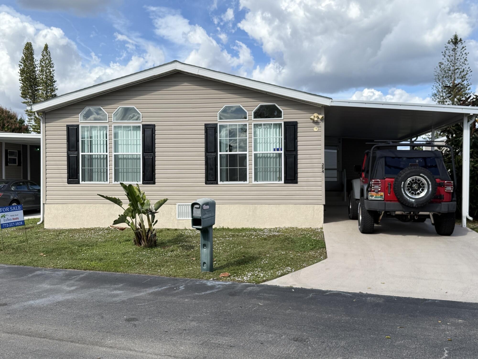Foto de propiedad en 294 Kingfisher Avenue, Fort Pierce, FL 34982 Fort Pierce con MLS# 