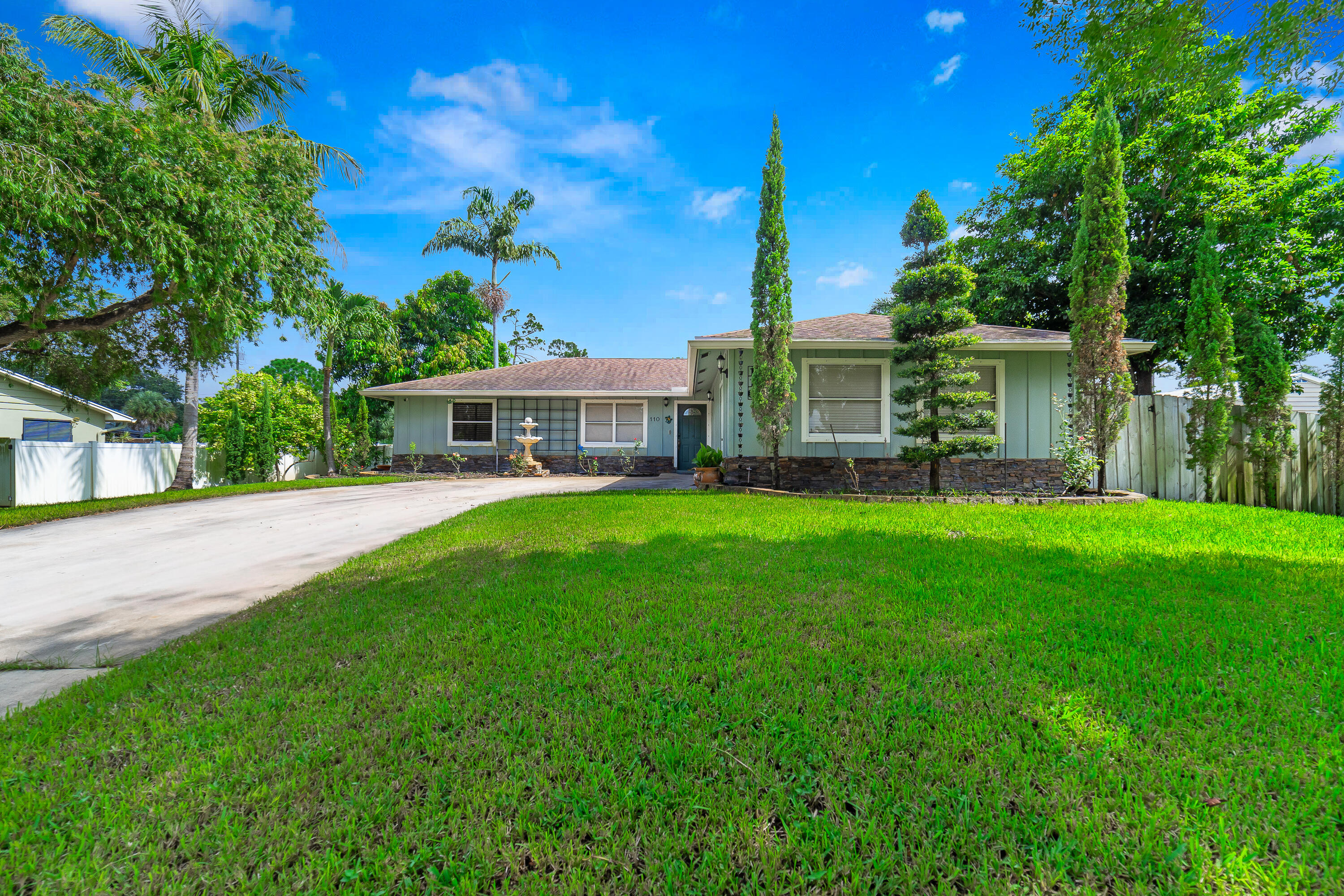 Vendido 110 W Mango Road, Lake Worth, FL 33467, Lake Worth, FL 33467