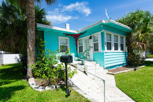 Foto de propiedad en 305 N Lakeside Drive, Lake Worth Beach, FL 33460 Lake Worth Beach con MLS# 