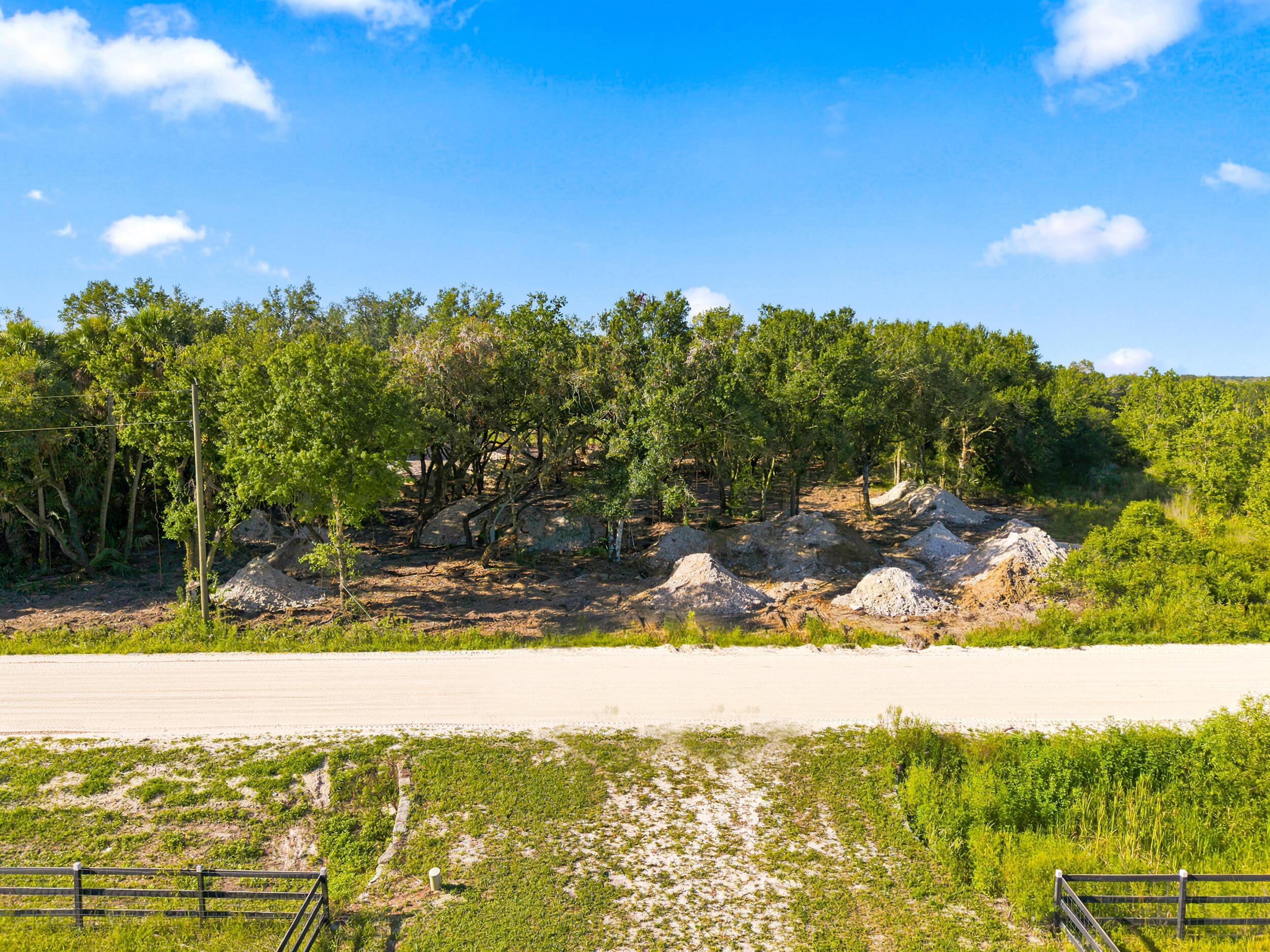 Foto de propiedad en 20212 NW 288TH Street, Okeechobee, FL 34972 Okeechobee con MLS# 