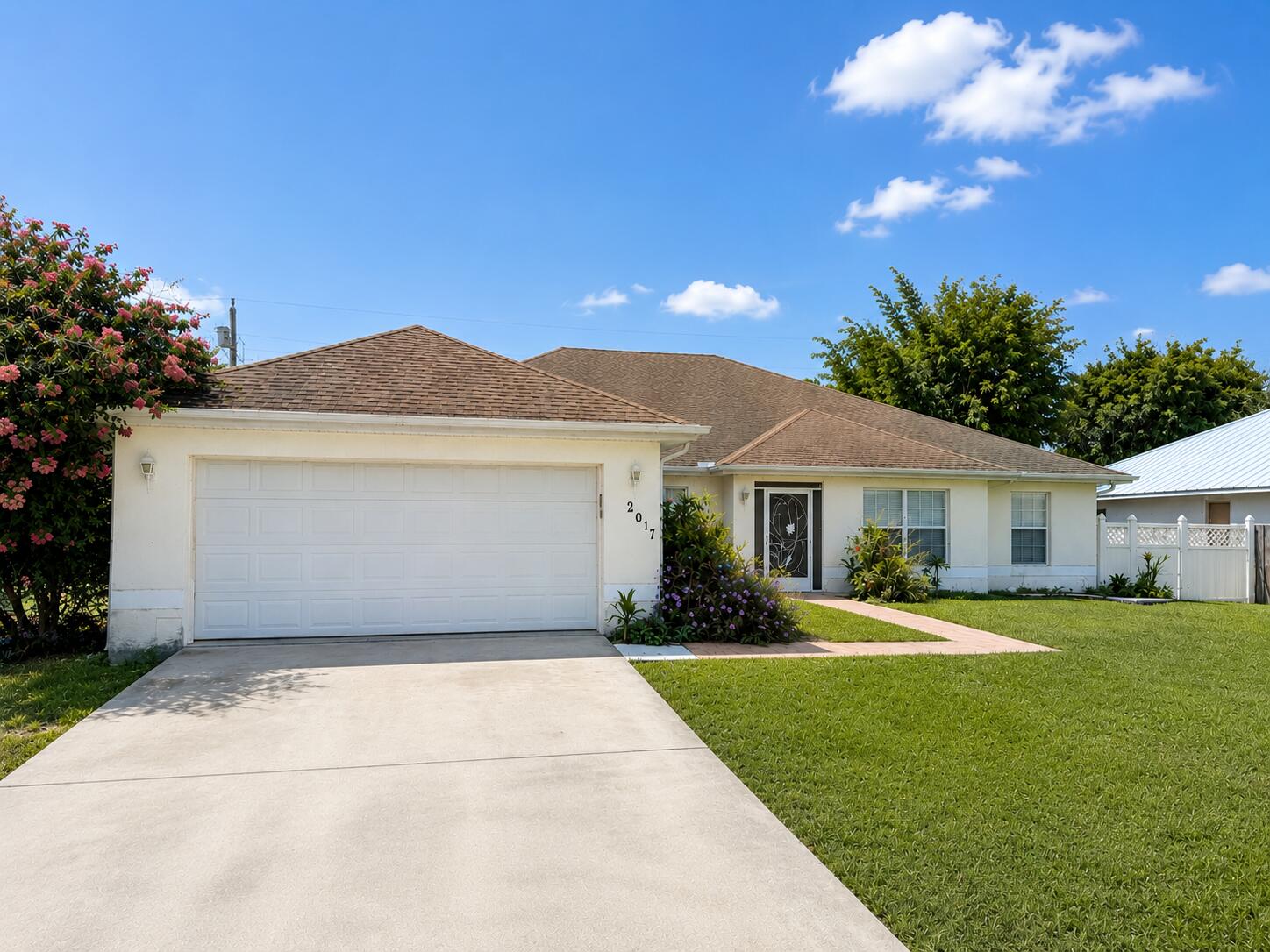 Foto de propiedad en 2017 SE Dranson Circle, Port St. Lucie, FL 34952 Port St. Lucie con MLS# 