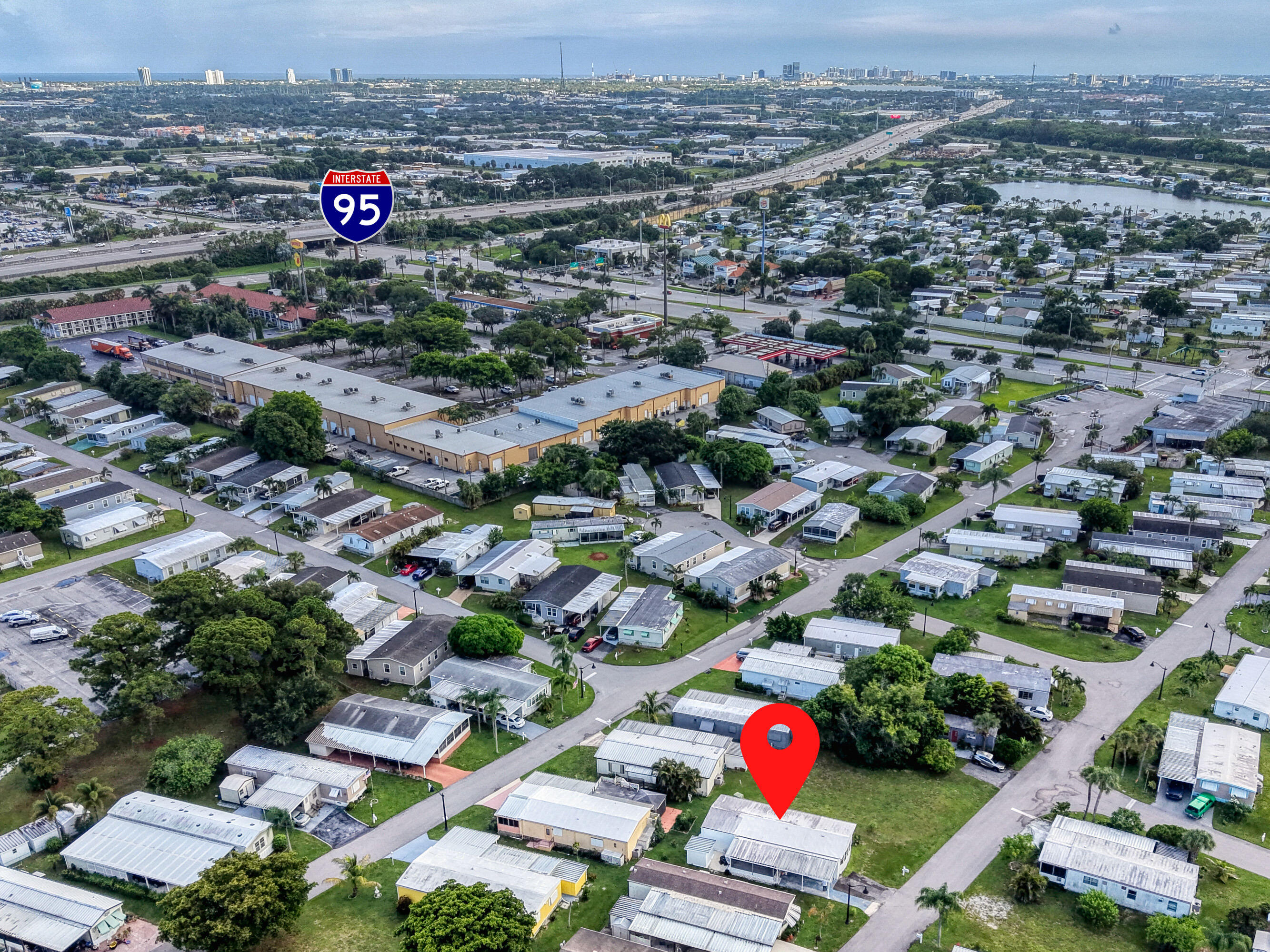Foto de propiedad en 7411 43RD Terrace N #502, Riviera Beach, FL 33404 Riviera Beach con MLS# 