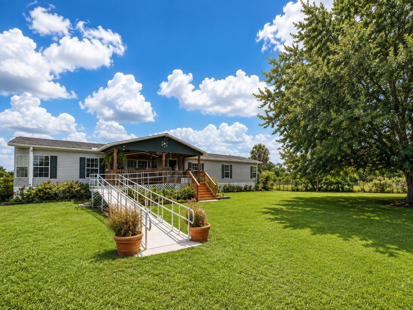 Foto de propiedad en 19138 NW 276TH Street, Okeechobee, FL 34972 Okeechobee con MLS# 