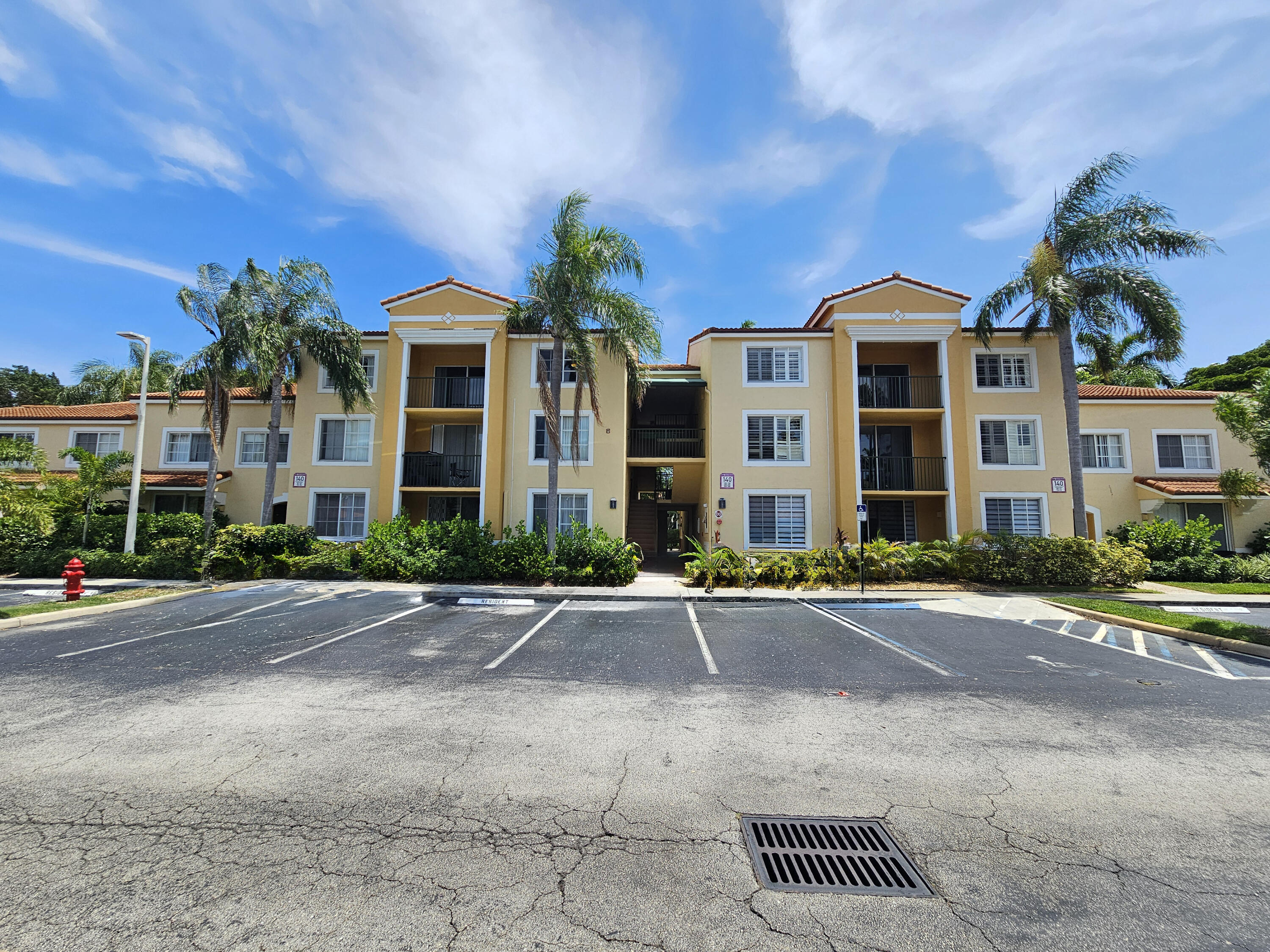 Foto de propiedad en 140 Yacht Club Way 305, Hypoluxo, FL 33462 Hypoluxo con MLS# 
