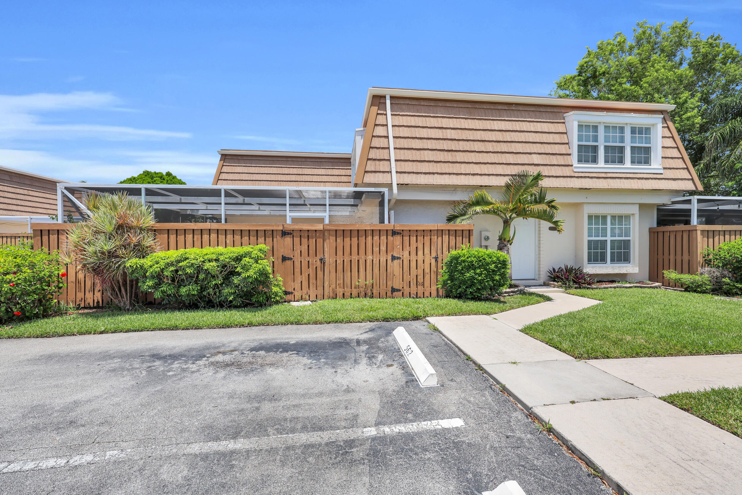 Foto de propiedad en 11557 WINCHESTER Drive, Palm Beach Gardens, FL 33410 Palm Beach Gardens con MLS# 
