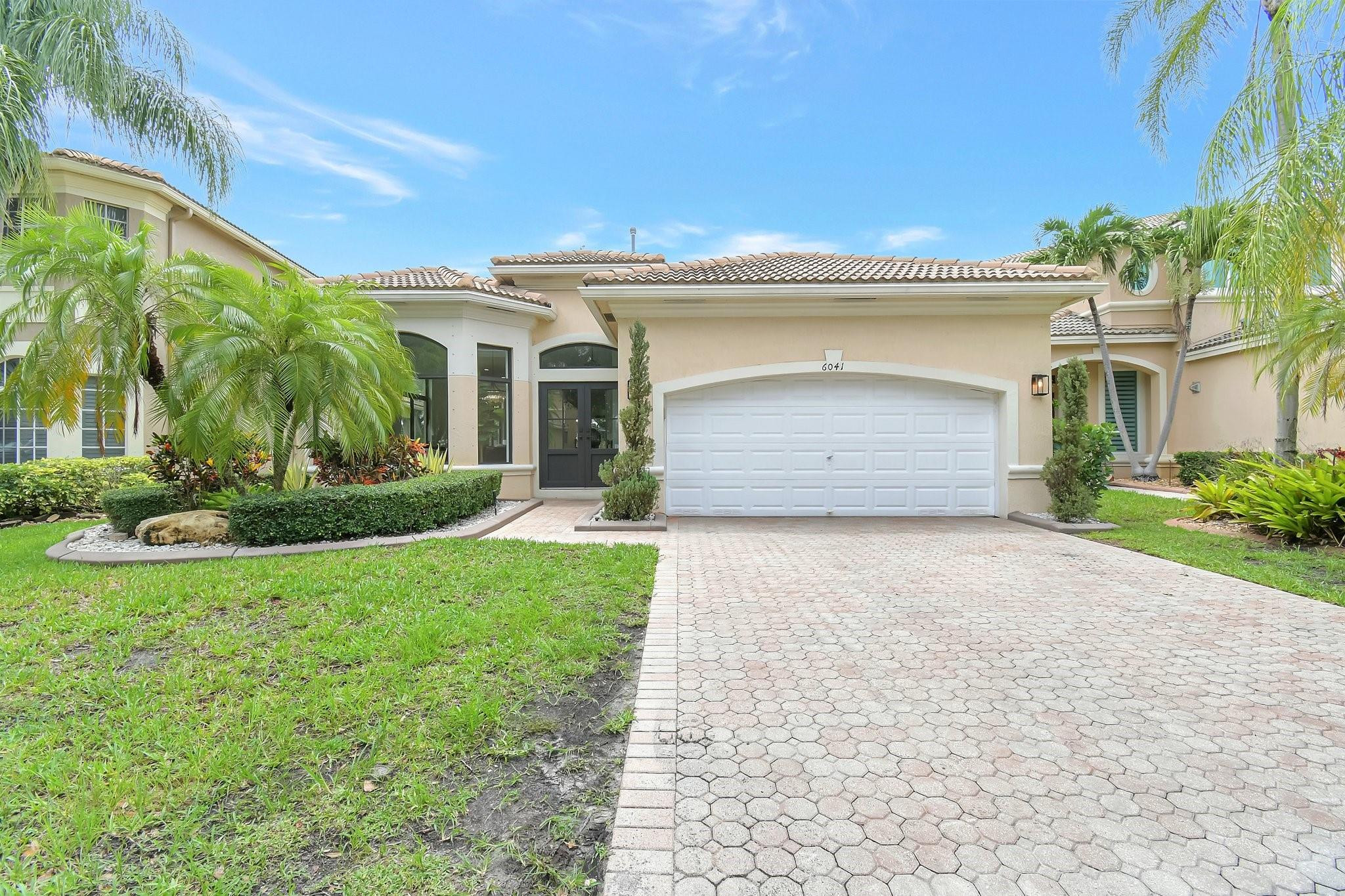 Foto de propiedad en 6041 SW 195TH Avenue, Pembroke Pines, FL 33332 Pembroke Pines con MLS# 