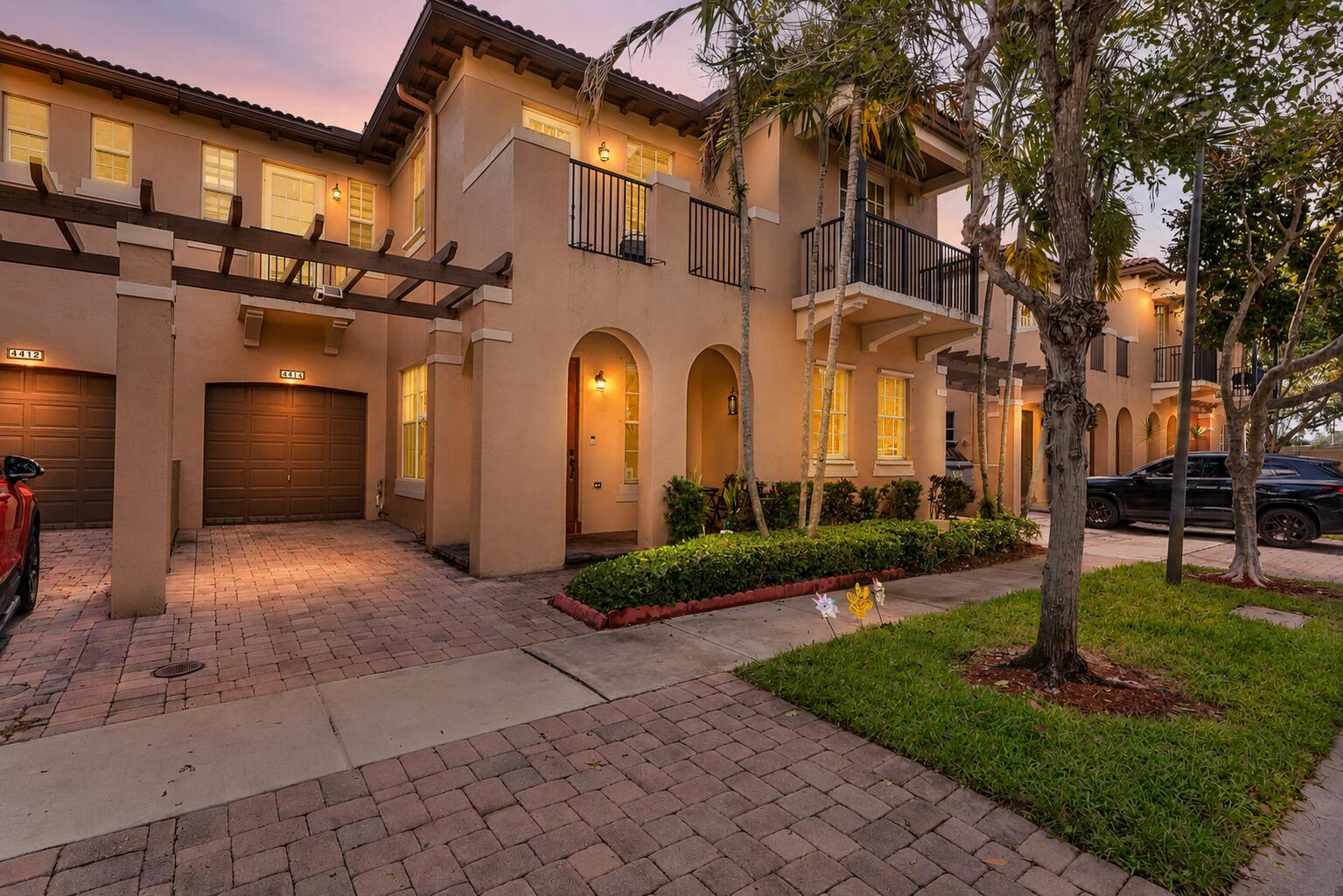 Foto de propiedad en 4414 MORGAN Lane, Davie, FL 33328 Davie con MLS# 