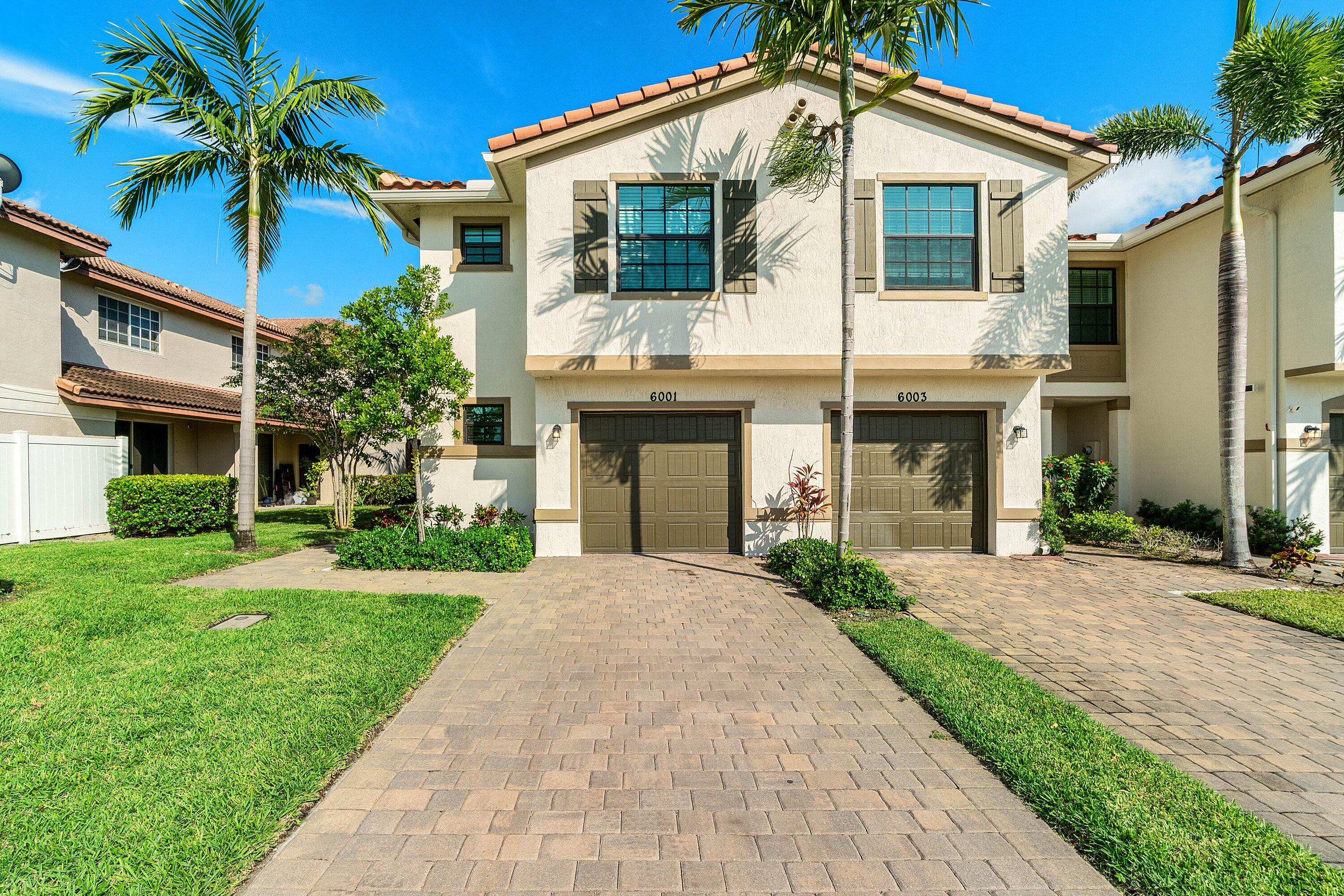 Foto de propiedad en 6001 Woods Edge Circle, Riviera Beach, FL 33410 Riviera Beach con MLS# 