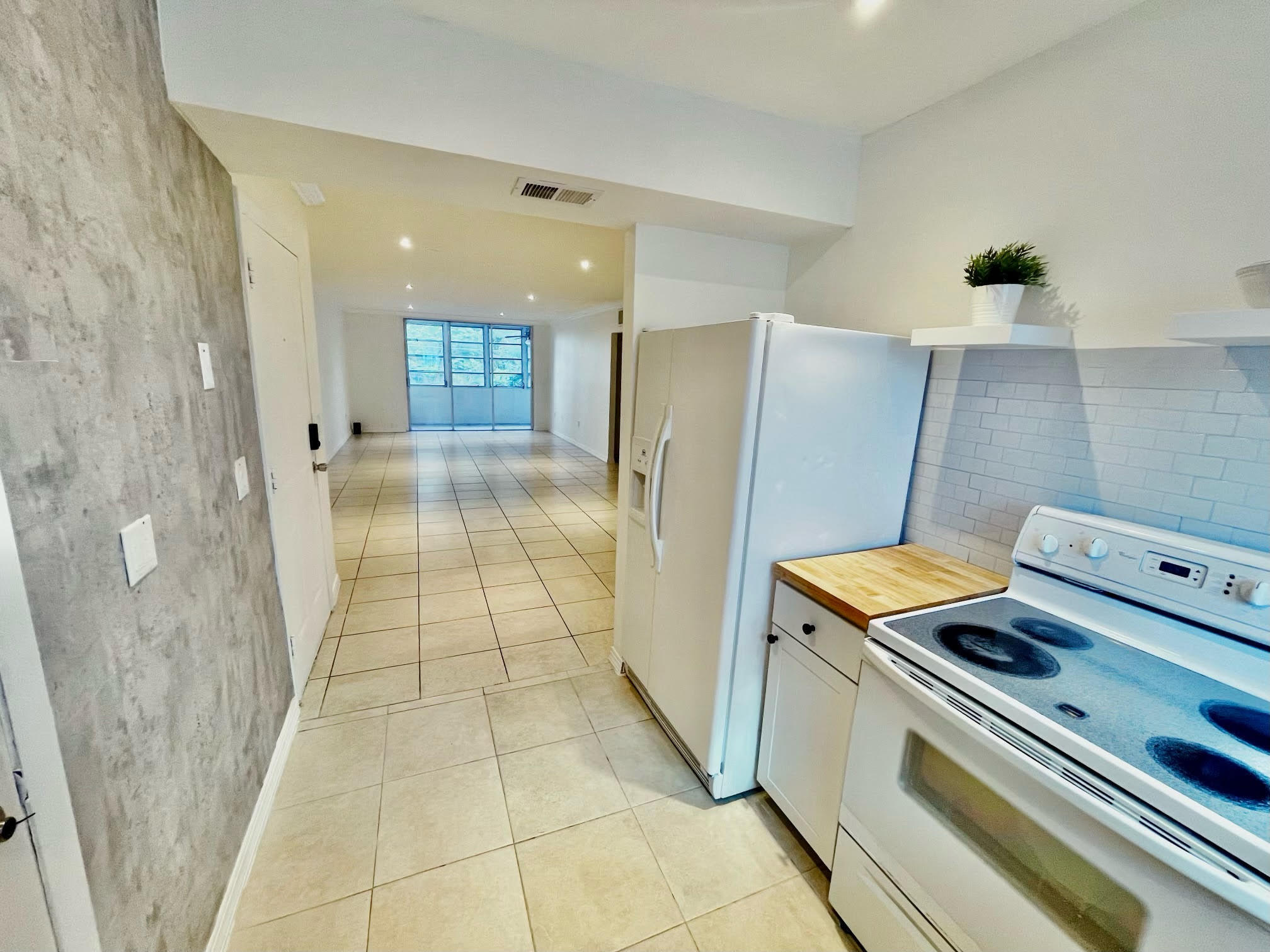 En Venta 1410 S FEDERAL Highway 205, Lake Worth Beach, FL 33460, Lake Worth Beach, FL 33460