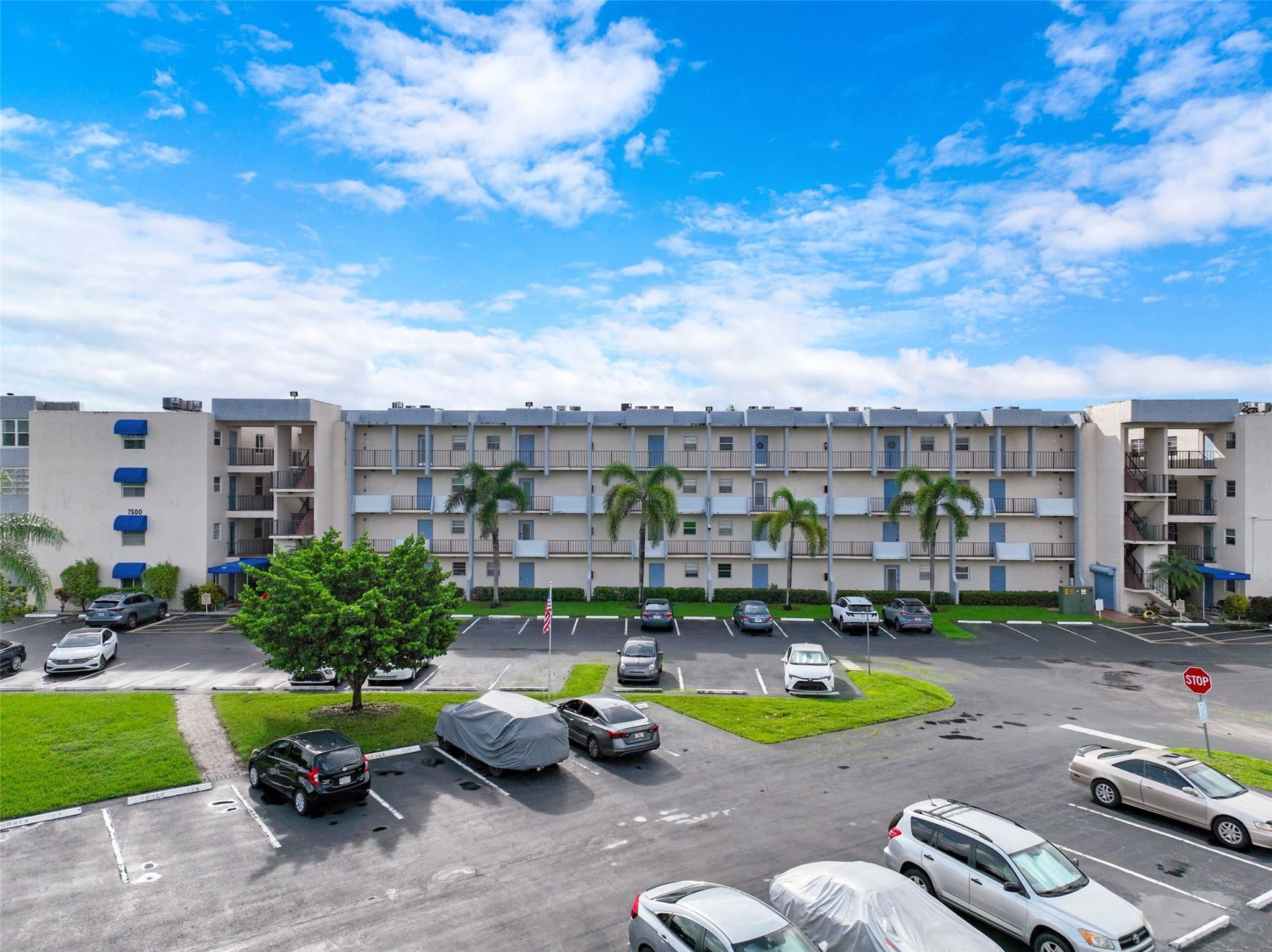 Foto de propiedad en 7500 NW 30th Place 402, Sunrise, FL 33313 Sunrise con MLS# 