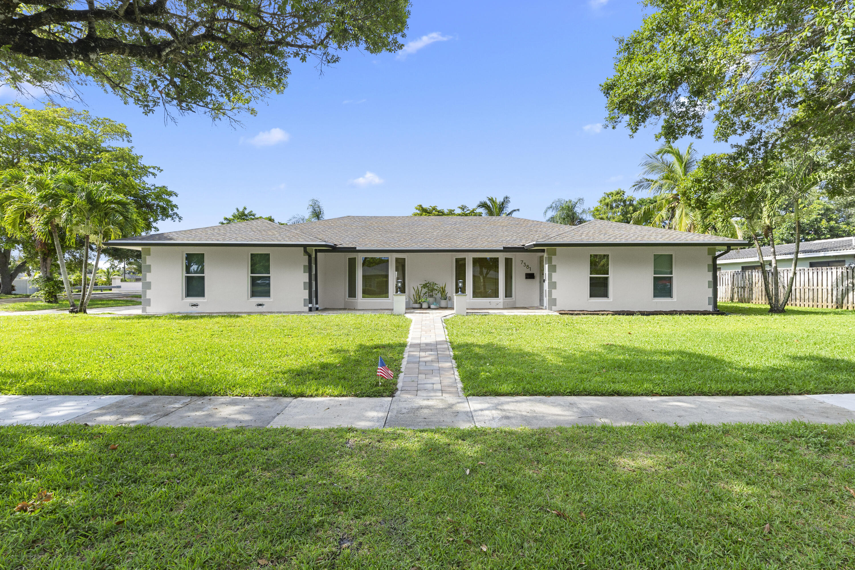 Vendido 7381 NW 9TH Street, Plantation, FL 33317, Plantation, FL 33317
