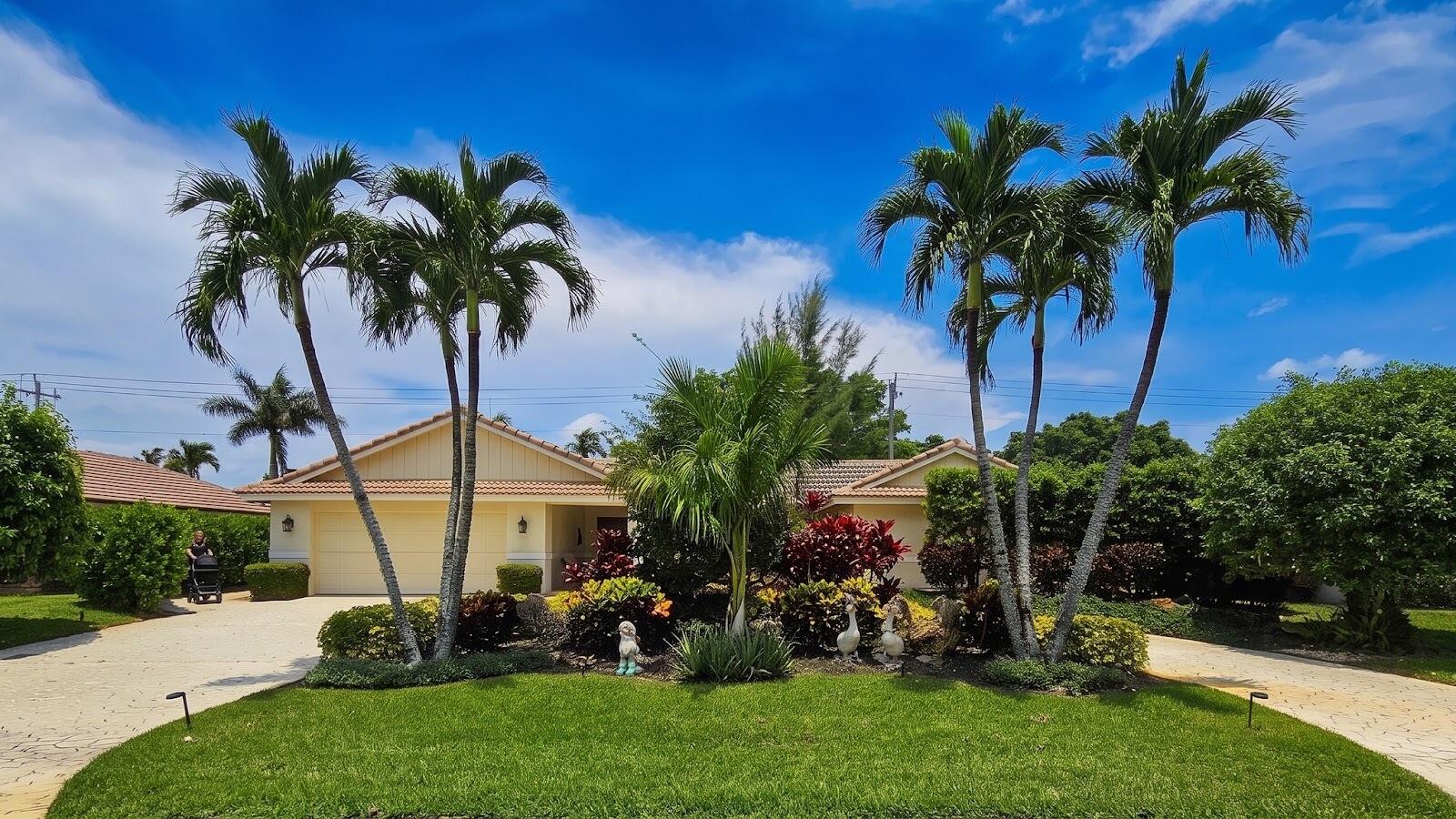 Foto de propiedad en 244 Walton-Heath Drive, Atlantis, FL 33462 Atlantis con MLS# 