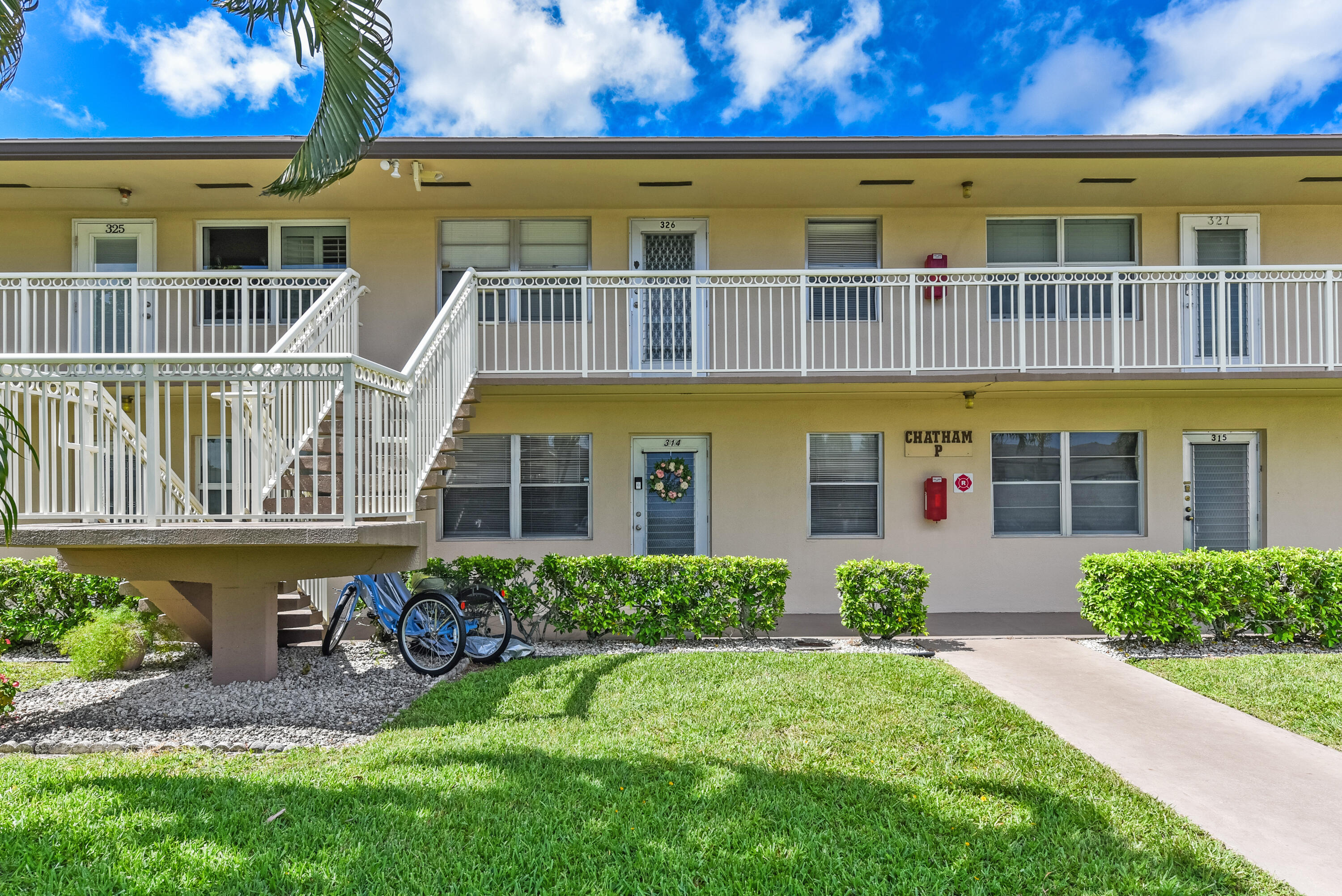 Foto de propiedad en 314 CHATHAM P, West Palm Beach, FL 33417 West Palm Beach con MLS# 