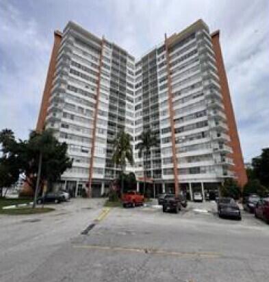 En Venta 1351 NE MIAMI GARDENS Drive 803E, Miami, FL 33179, Miami, FL 33179
