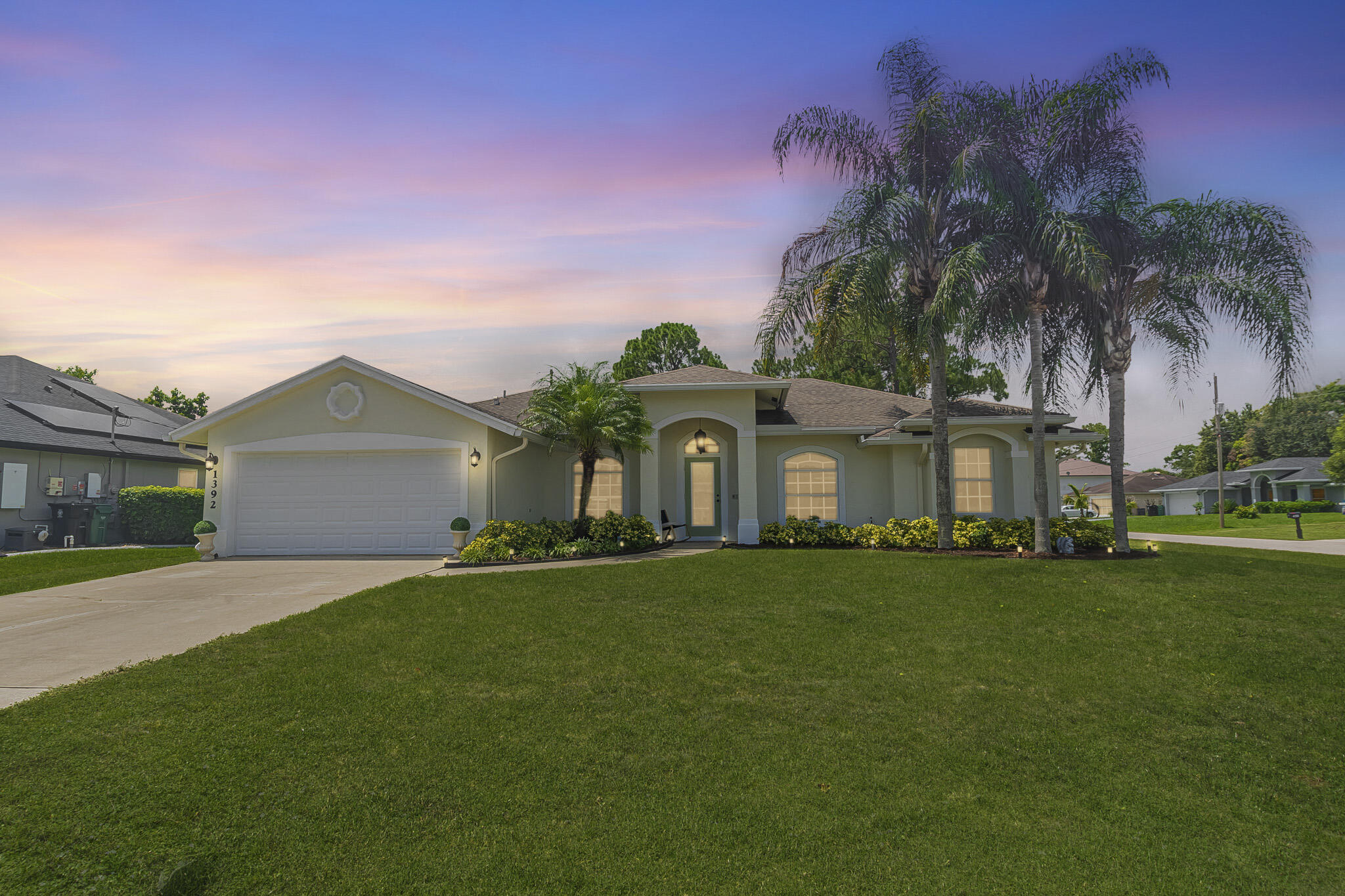 Foto de propiedad en 1392 SW Tadlock Avenue, Port St. Lucie, FL 34953 Port St. Lucie con MLS# 