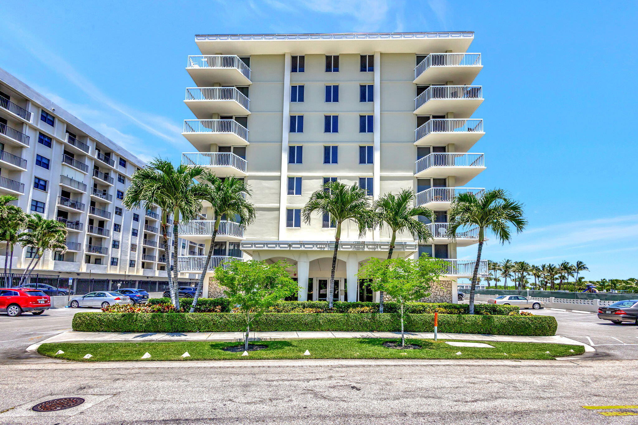 Foto de propiedad en 125 S OCEAN Avenue 211, Palm Beach Shores, FL 33404 Palm Beach Shores con MLS# 
