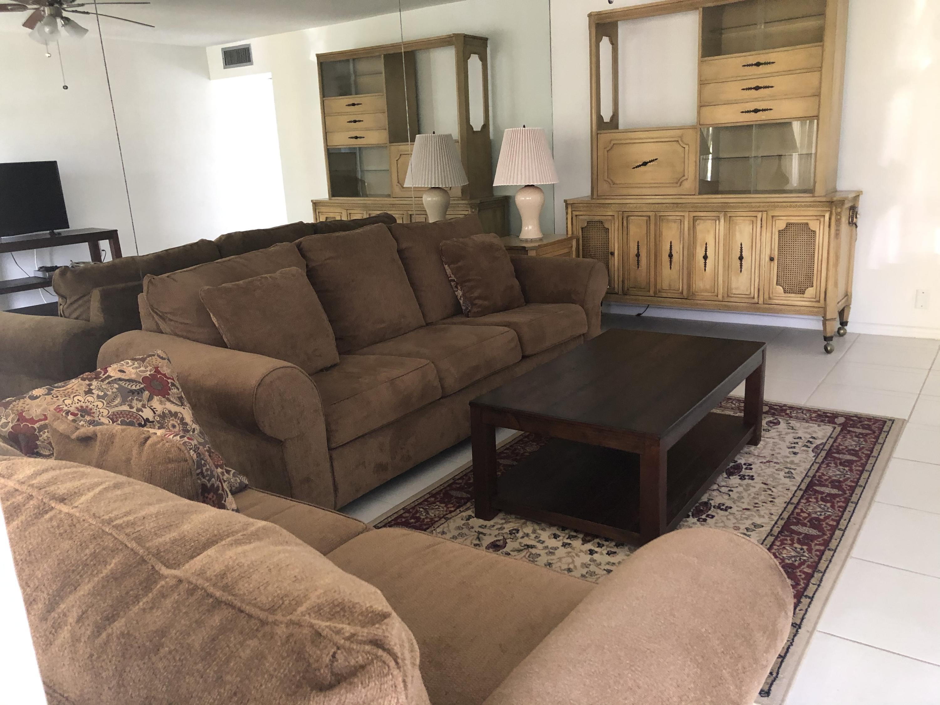 Foto de propiedad en 133 Cambridge F, West Palm Beach, FL 33417 West Palm Beach con MLS# 