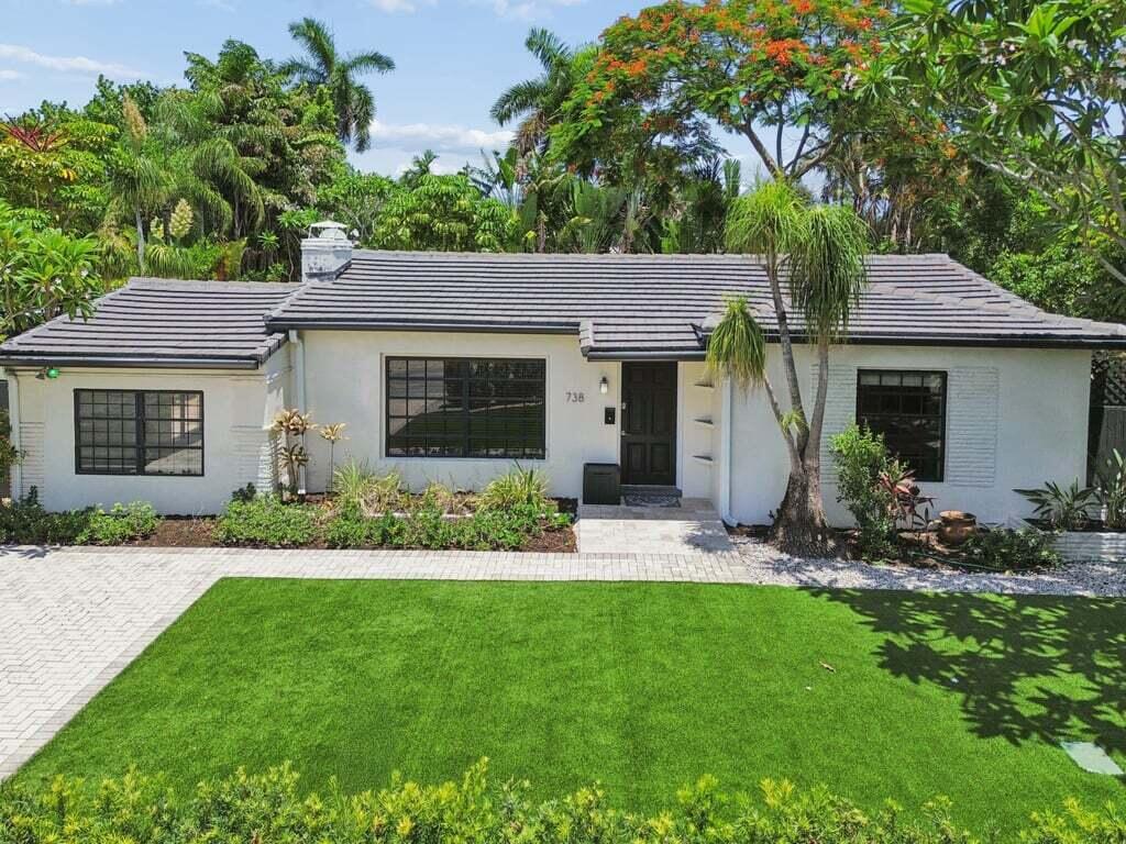 Foto de propiedad en 738 NE 16TH Avenue, Fort Lauderdale, FL 33304 Fort Lauderdale con MLS# 