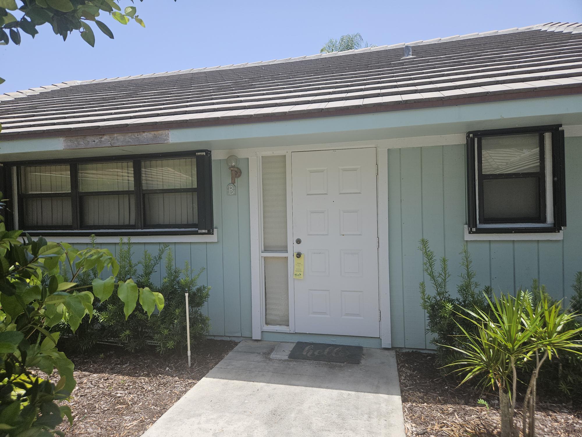 Foto de propiedad en 1127 E SEMINOLE Avenue 22B, Jupiter, FL 33477 Jupiter con MLS# 