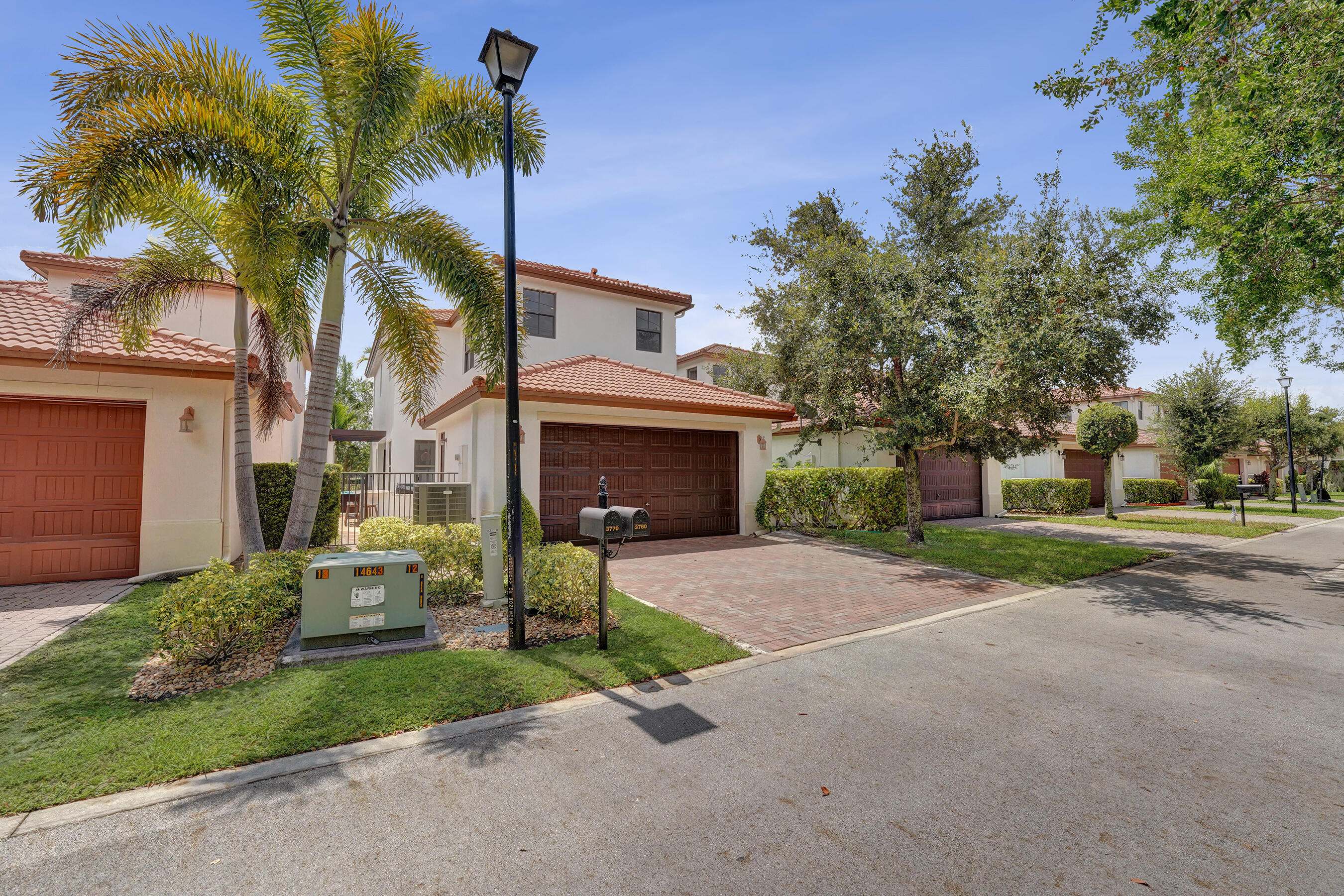 Foto de propiedad en 3760 NW 84TH Way, Cooper City, FL 33024 Cooper City con MLS# 