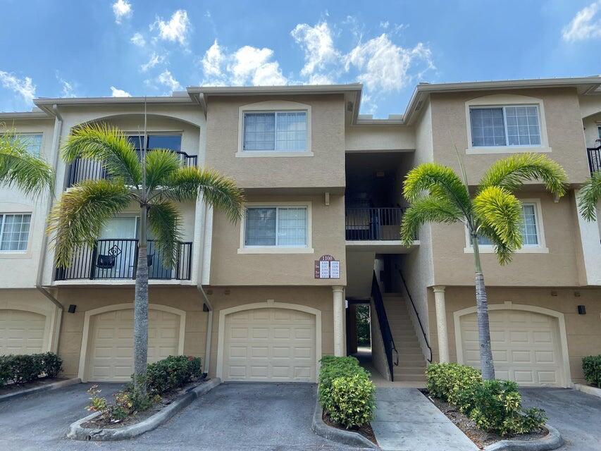Foto de propiedad en 1100 S CRESTWOOD Court S 1117, Royal Palm Beach, FL 33411 Royal Palm Beach con MLS# 