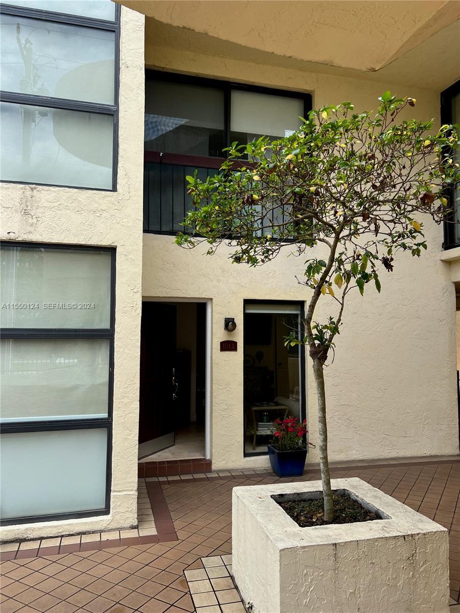 Foto de propiedad en 2430 Brickell Avenue, Miami, FL 33129 Miami con MLS# 