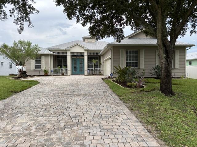 Foto de propiedad en 551 NW SHARPE Street, Port St. Lucie, FL 34983 Port St. Lucie con MLS# 
