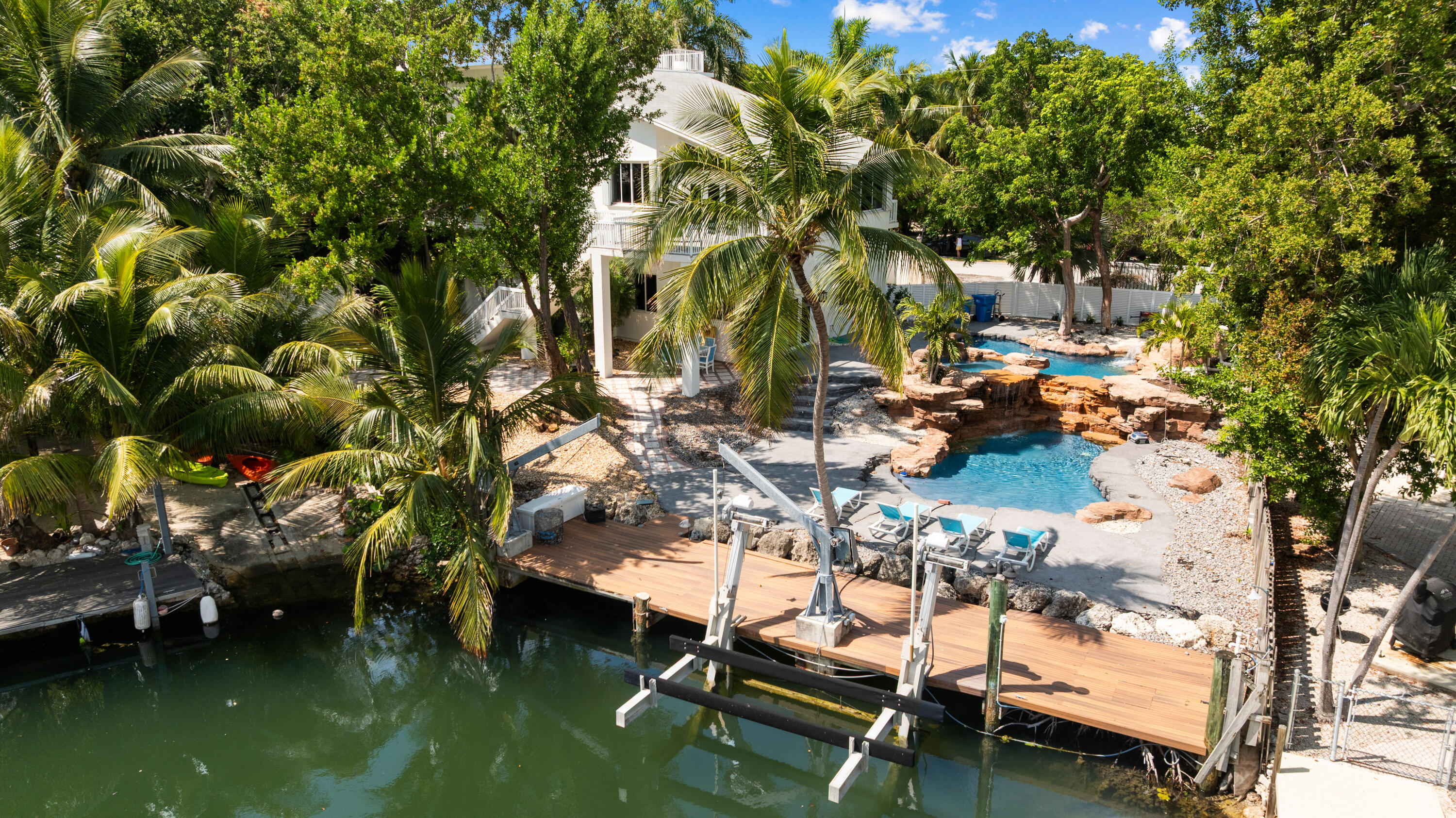 Foto de propiedad en 168 INDIAN MOUND Trail, Tavernier, FL 33070 Tavernier con MLS# 