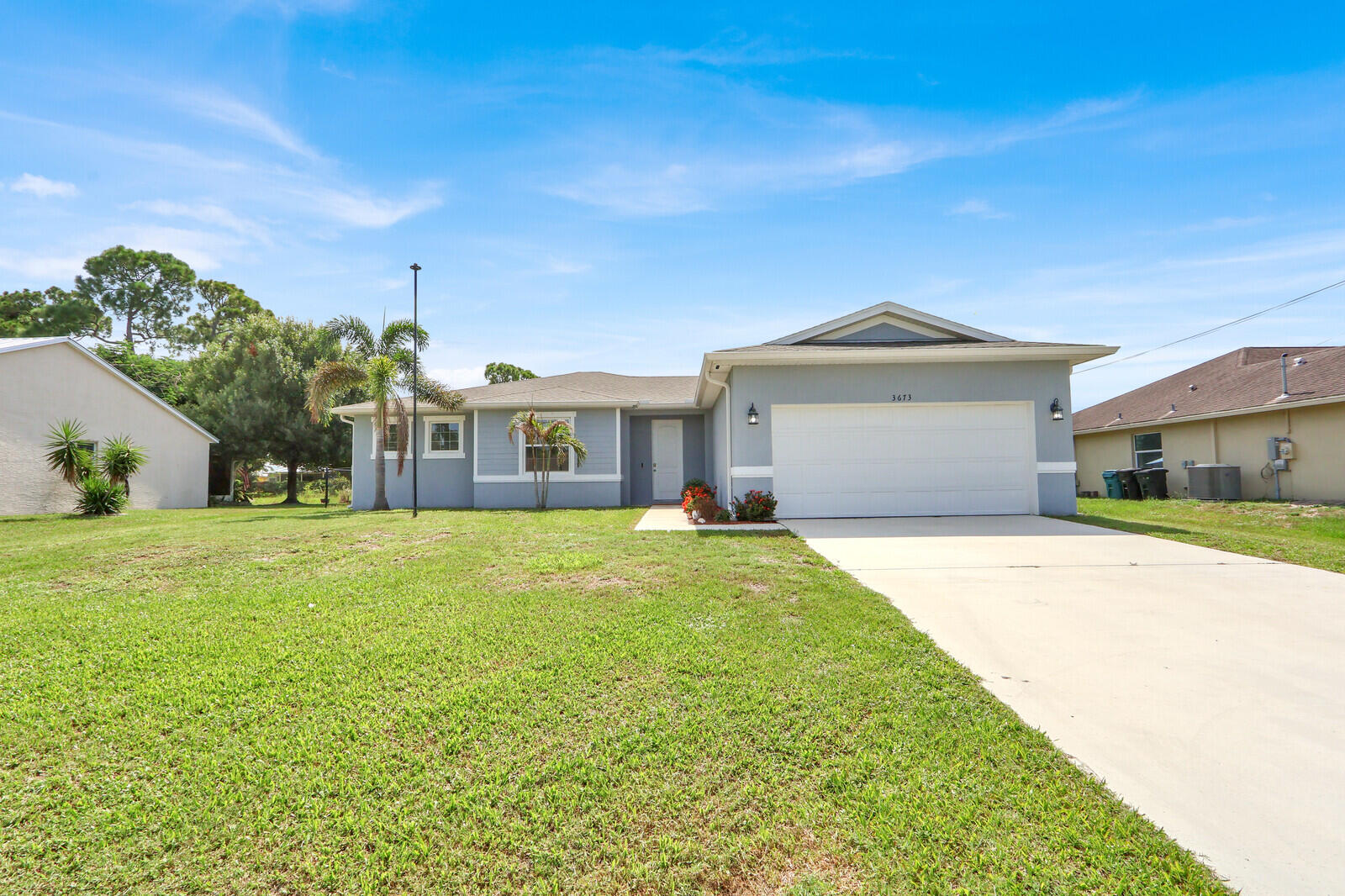 Foto de propiedad en 3673 SW Bonwold Street, Port St. Lucie, FL 34953 Port St. Lucie con MLS# 